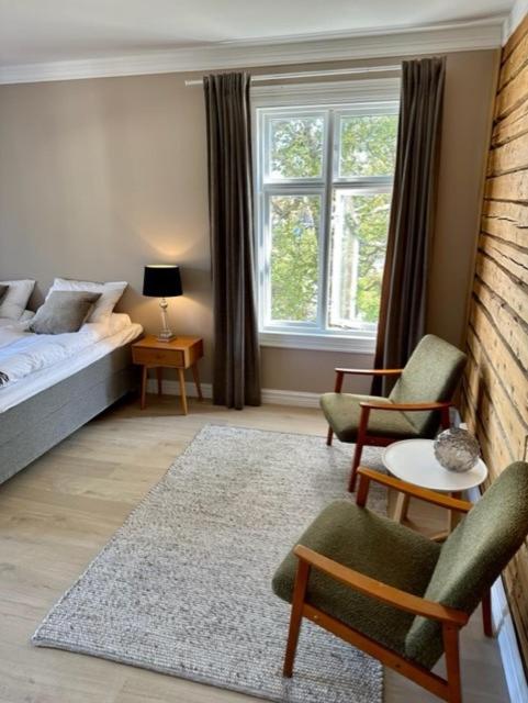 Double Room with Shared Bathroom photo 2