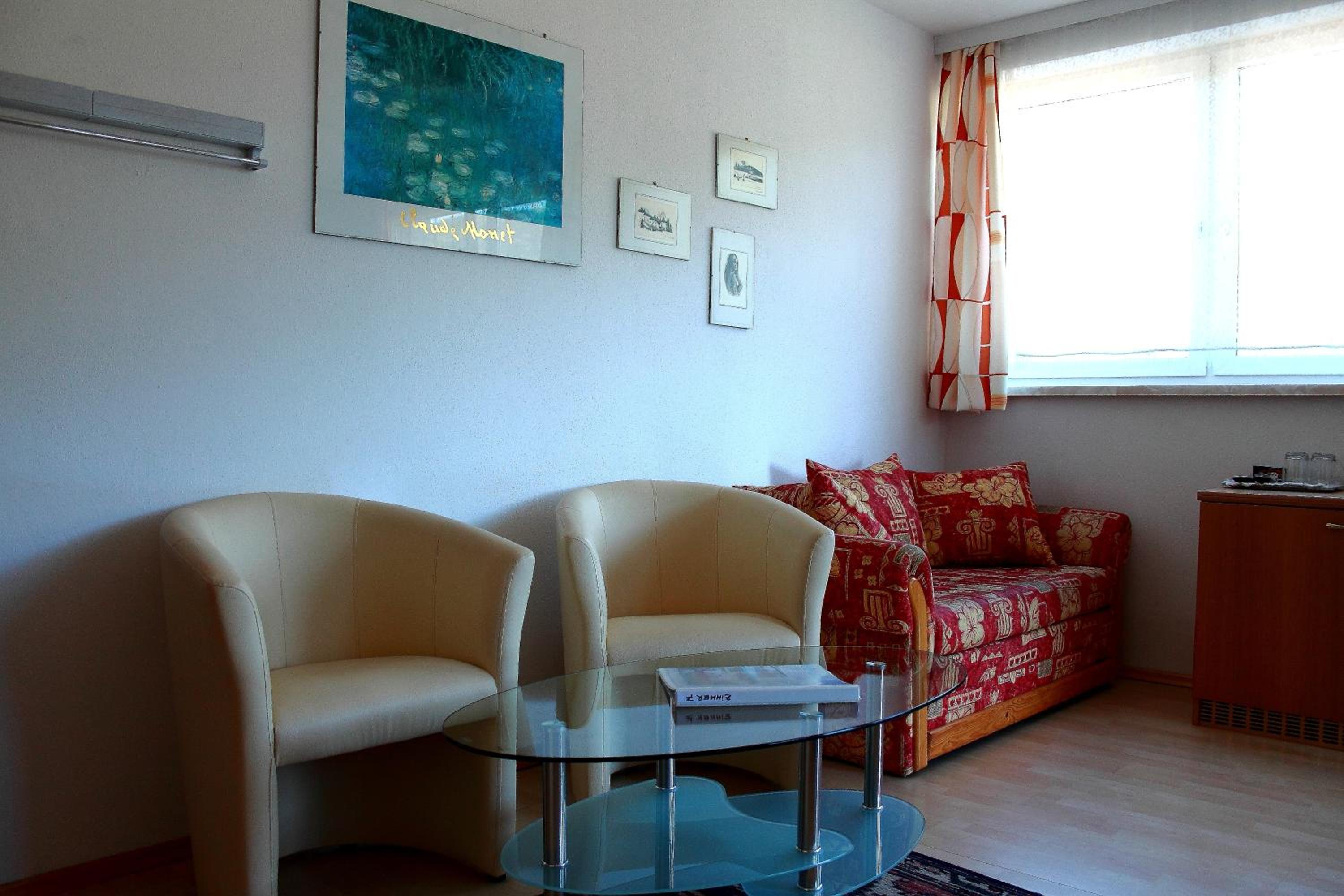 Two-Bedroom Apartment - Photo 5