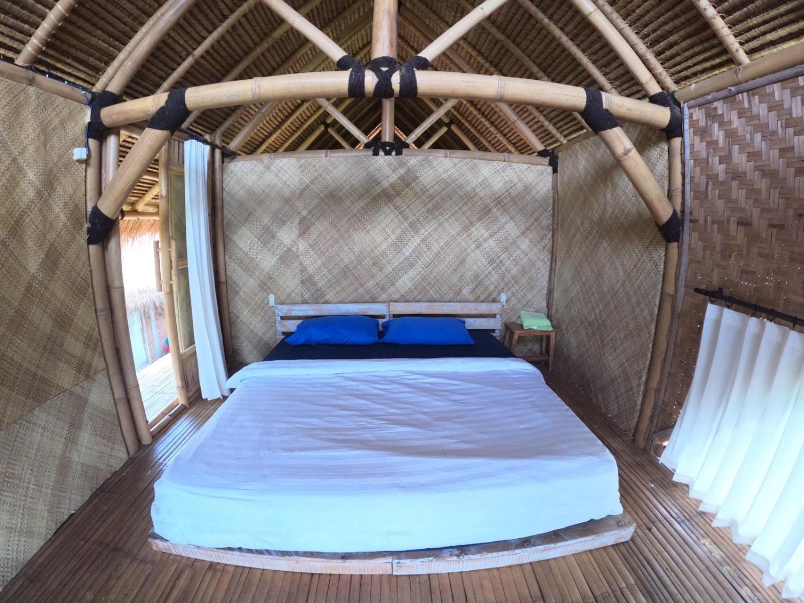 Standard Double Room with Shared Bathroom