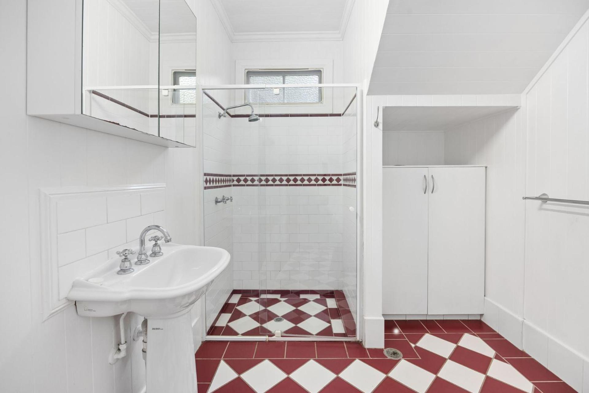 Four-Bedroom House photo 3