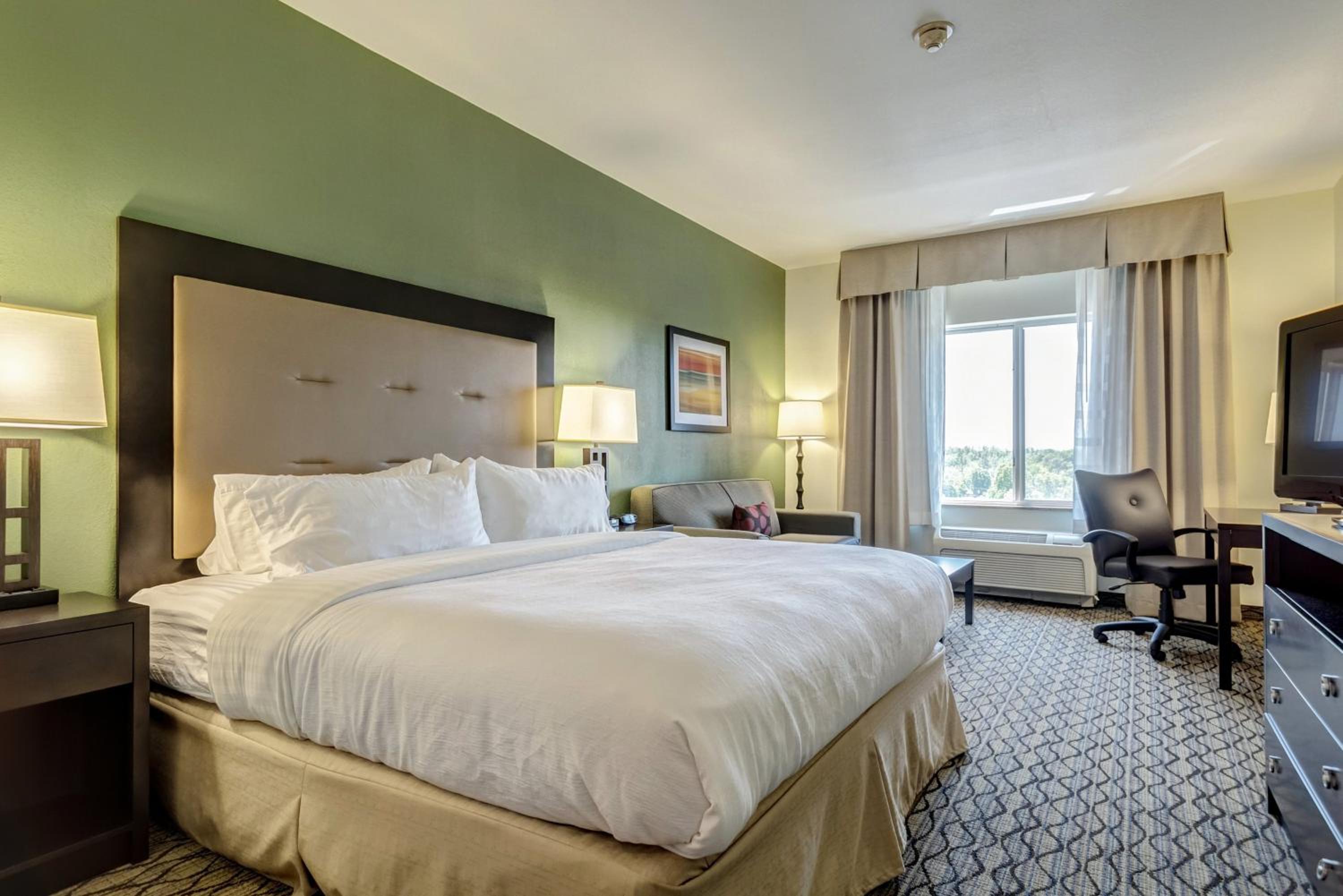 Standard King Room - Photo 3