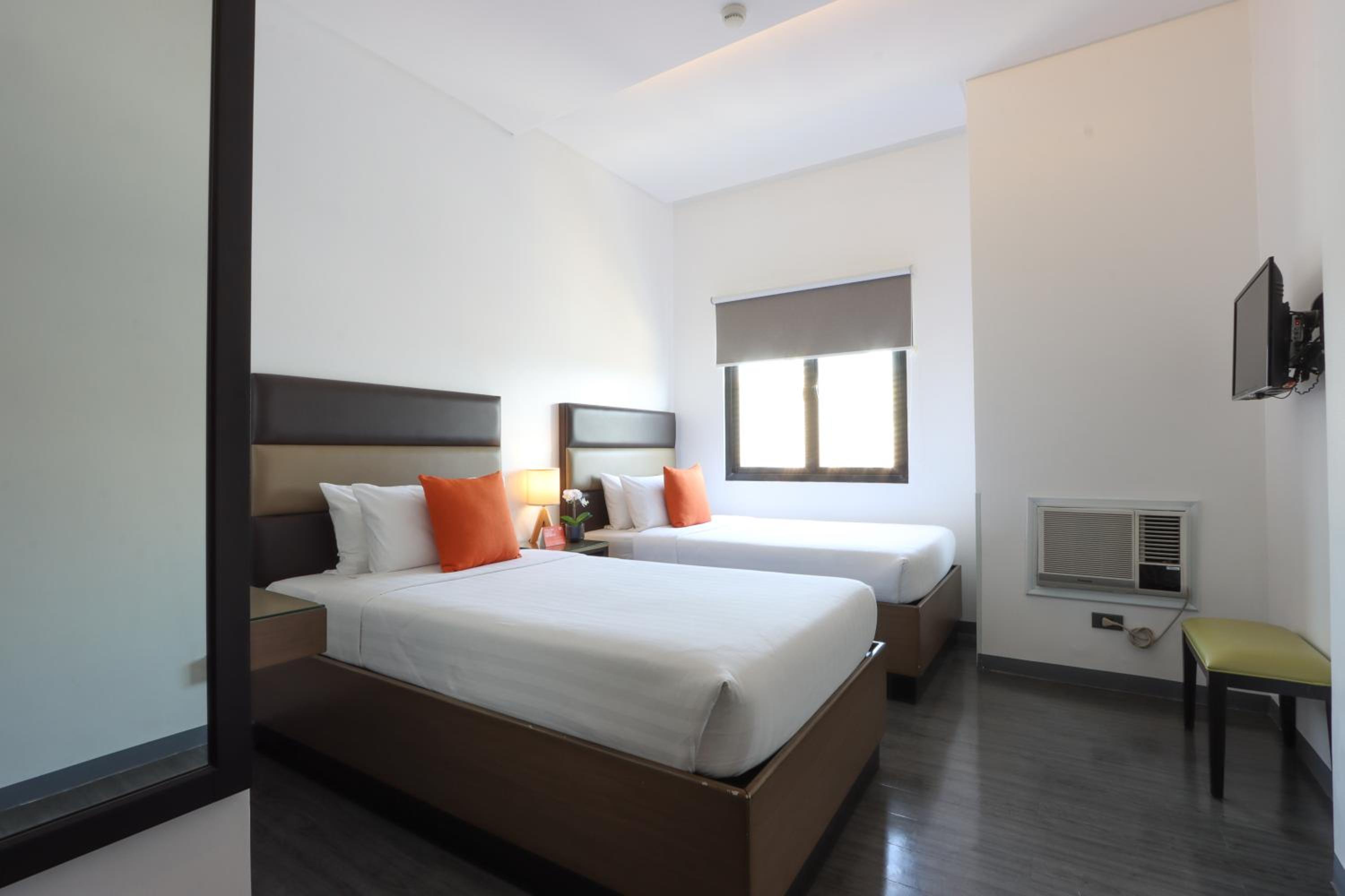 Executive Twin Room - Photo 4