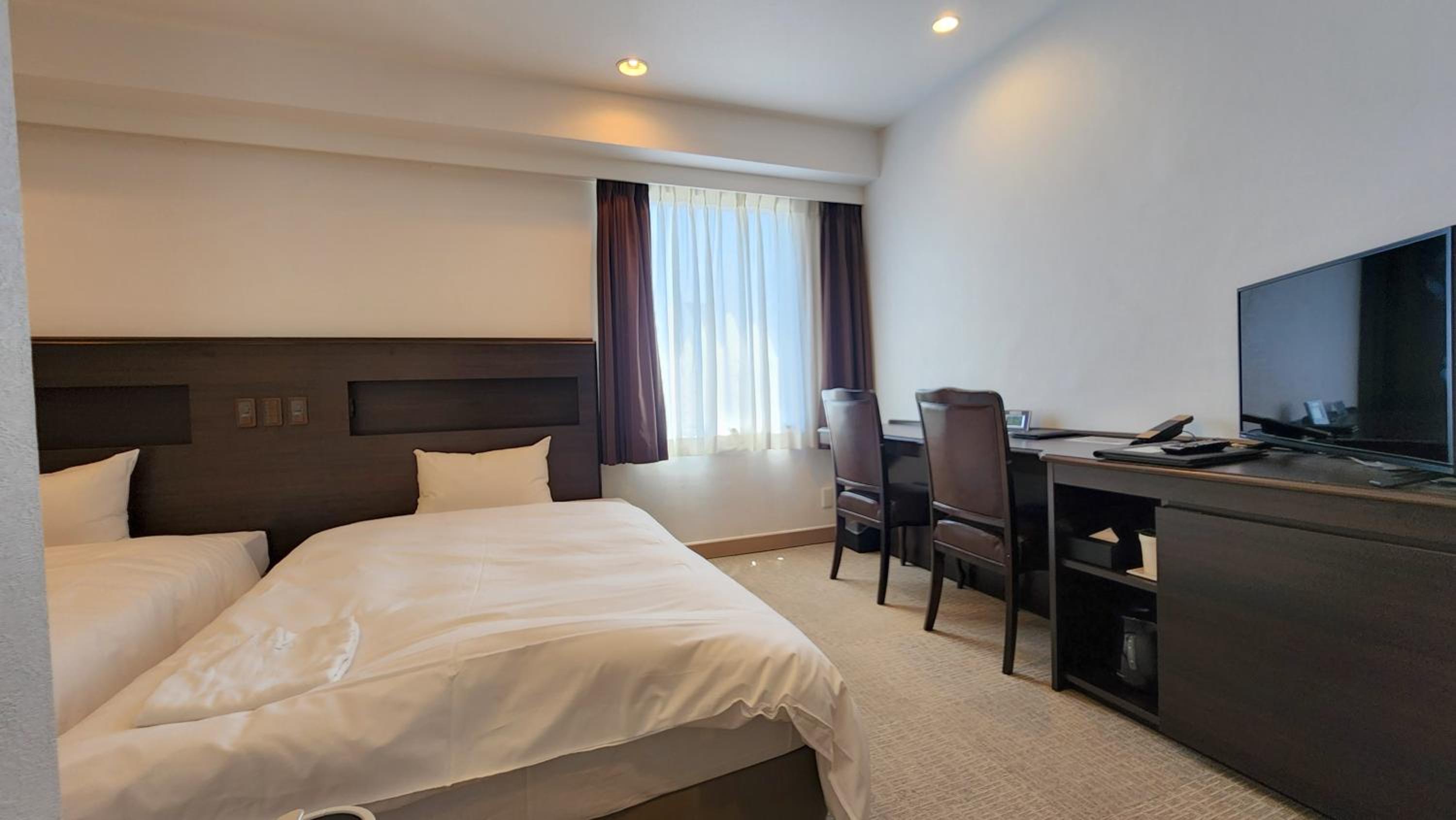 Twin Room - Non-Smoking - Photo 4