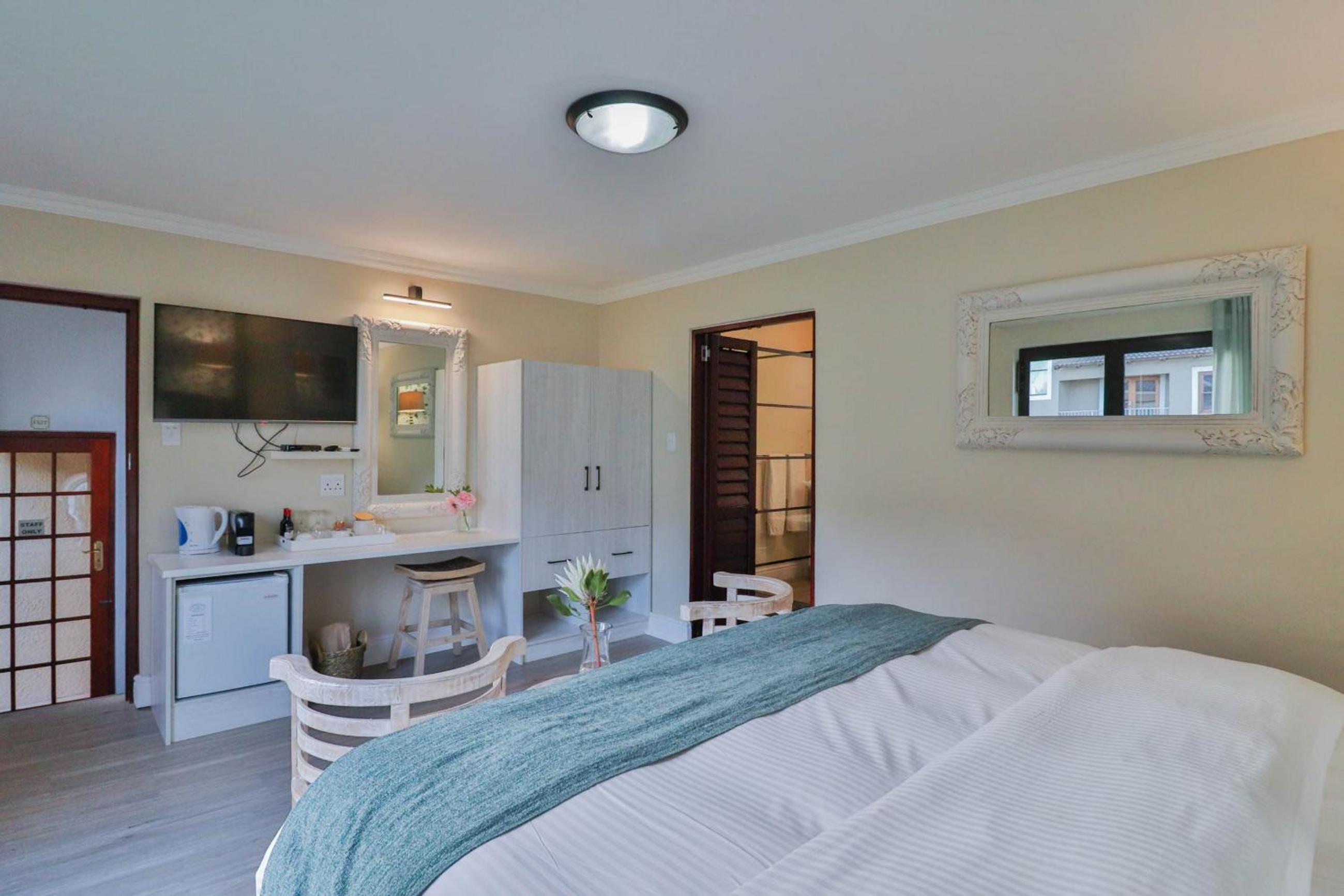 Luxury Mountain Facing Suite  - Photo 3