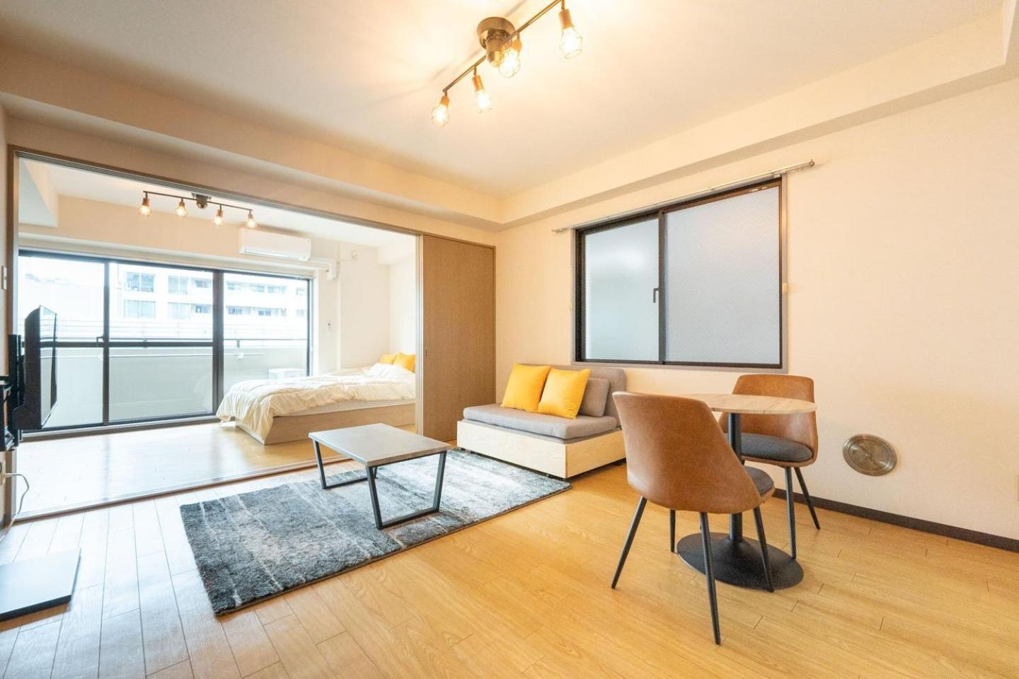 One-Bedroom Apartment photo 1