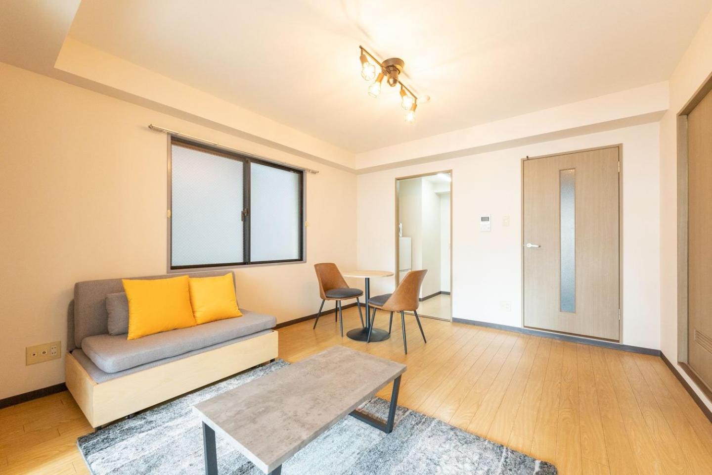 One-Bedroom Apartment photo 2