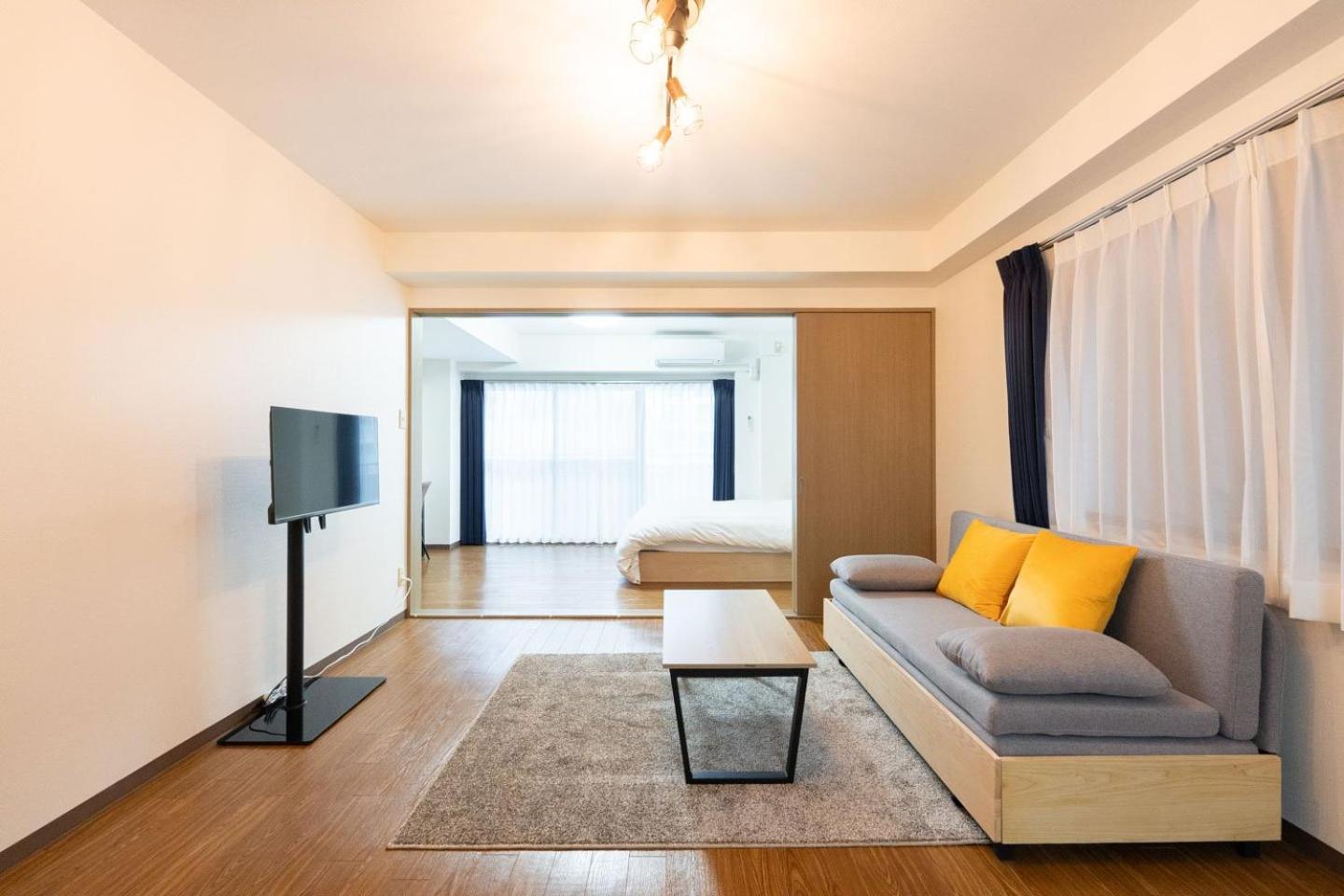 One-Bedroom Apartment photo 1