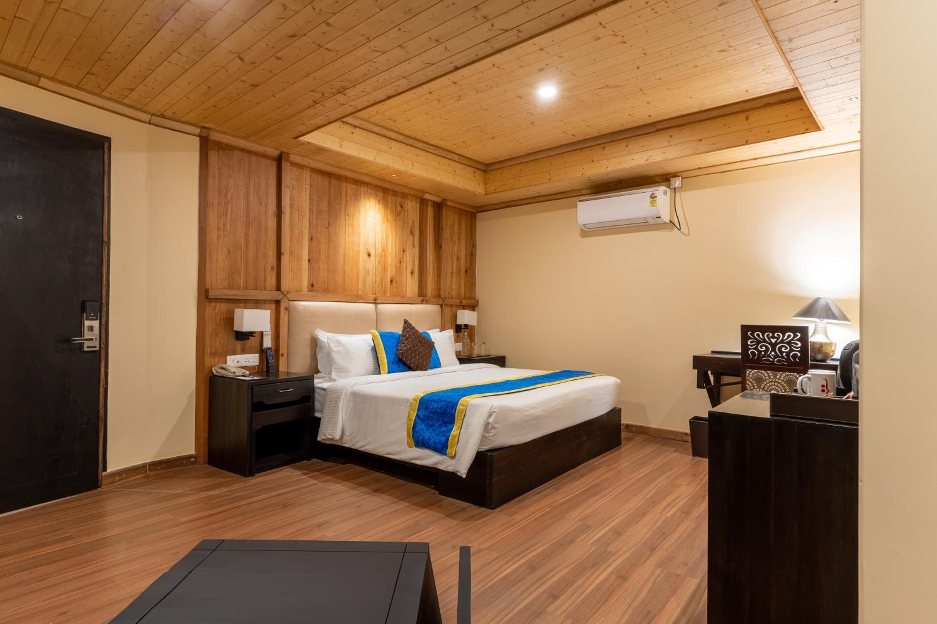 King Room With Balcony