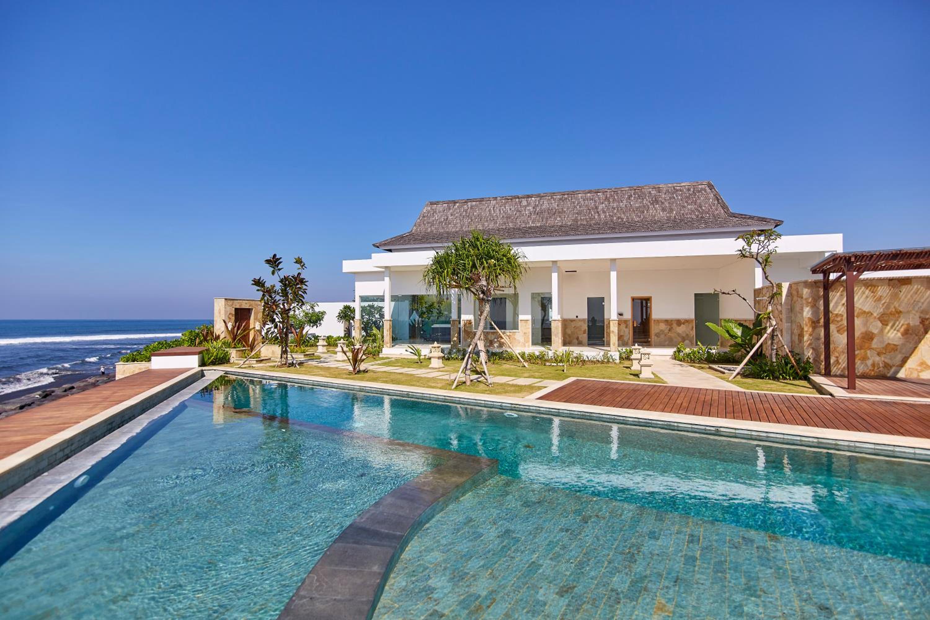Villa - Beach Front photo 2