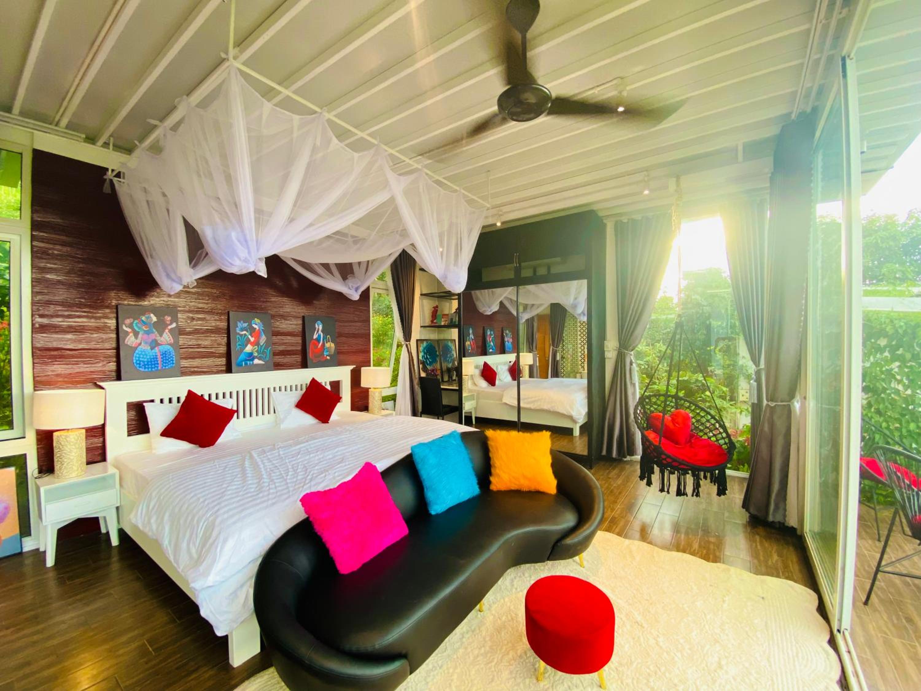 King Room with Mountain View photo 2
