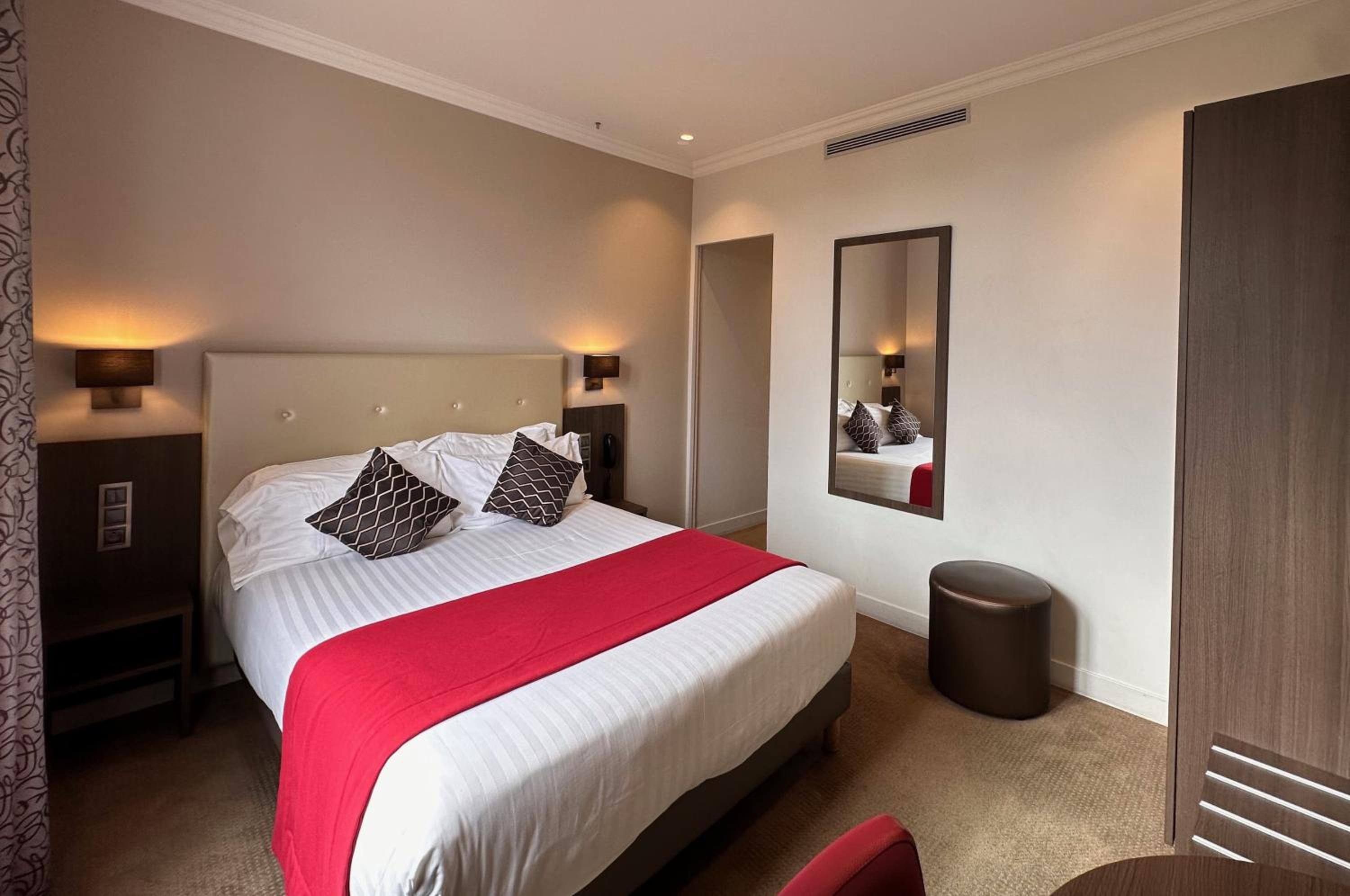 Standard Double Room photo 3
