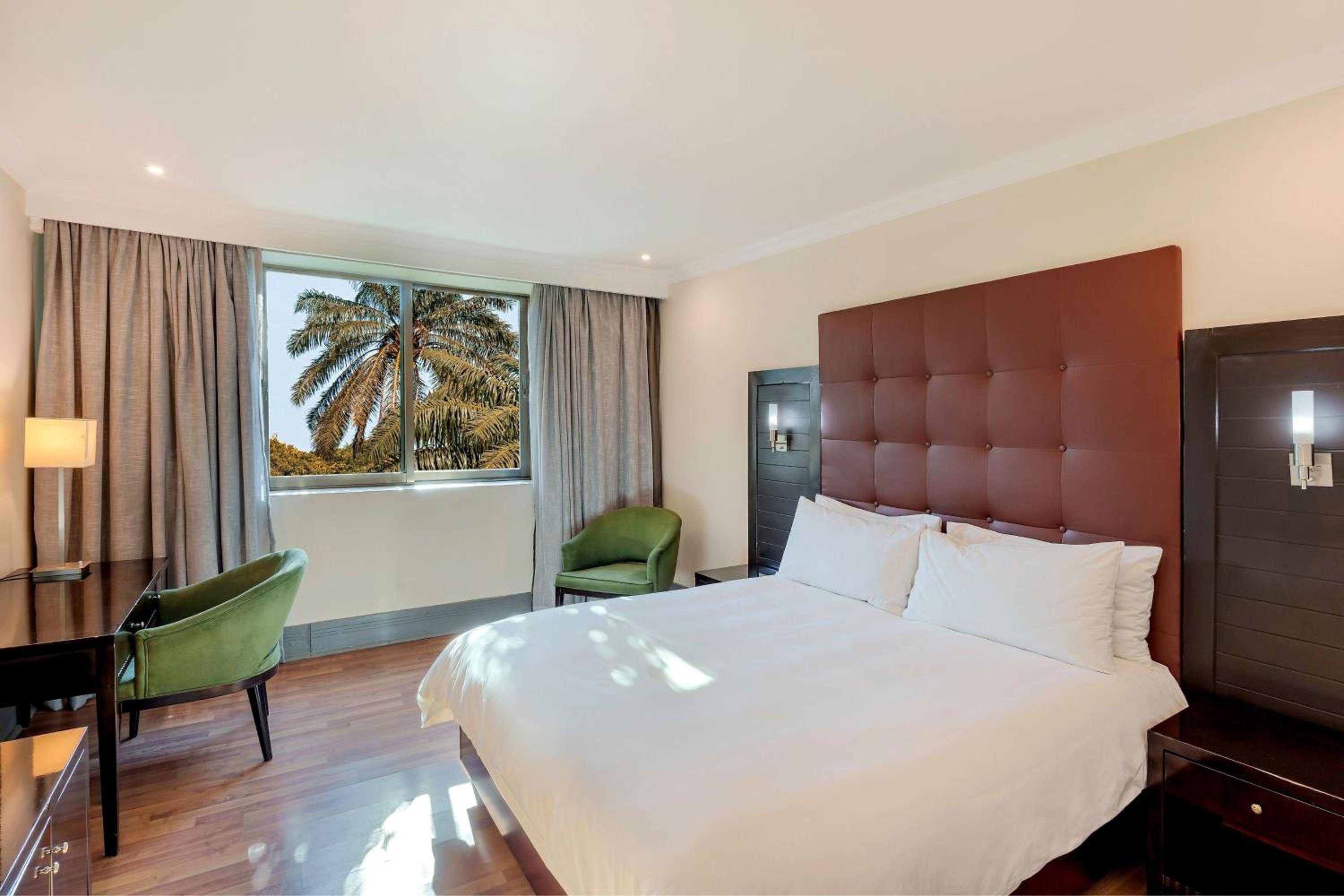 Guest Room, 1 King photo 1