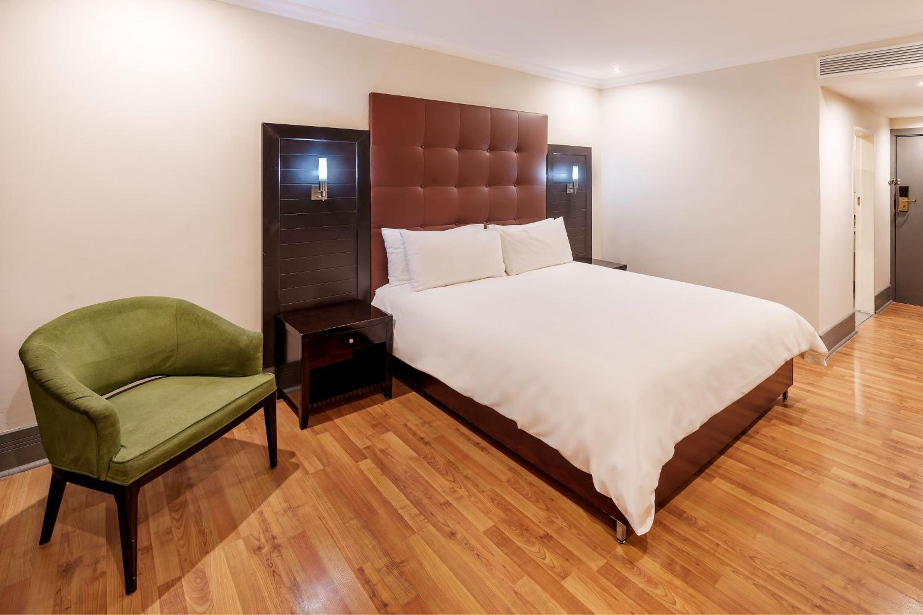Guest Room, 1 King photo 3