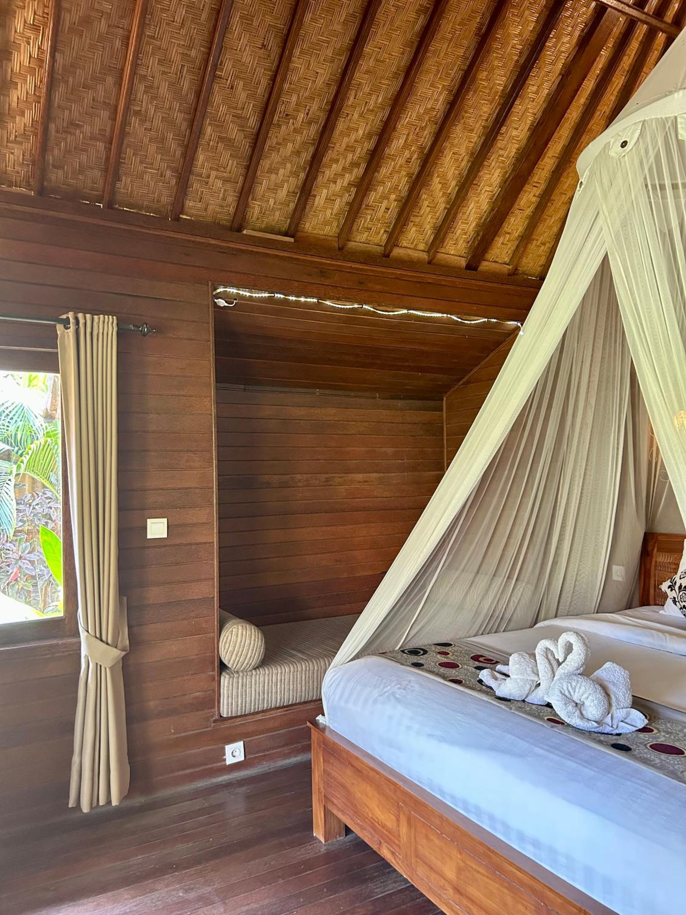 Deluxe Double Room with Balcony - Photo 15