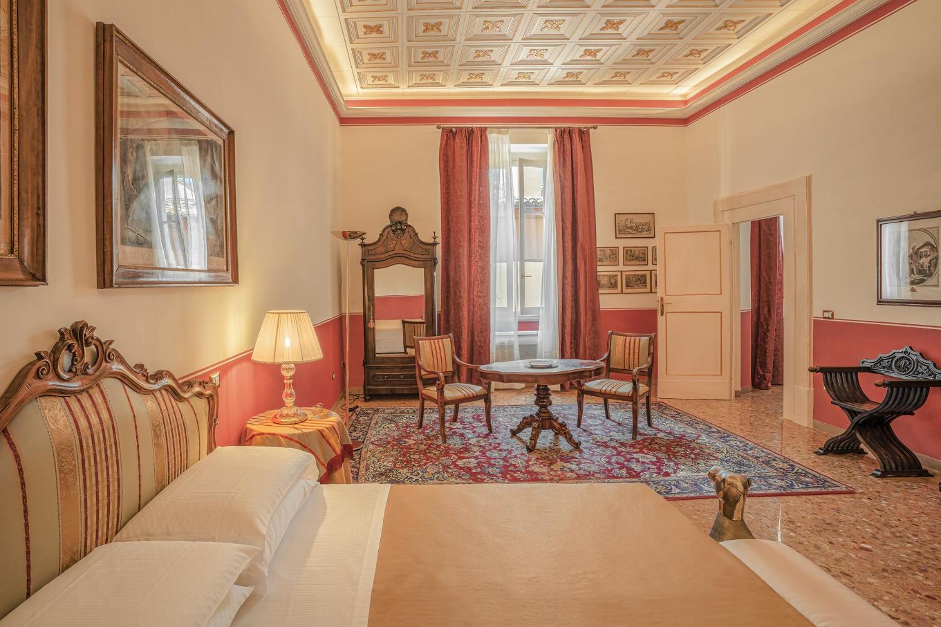 King Suite photo 3