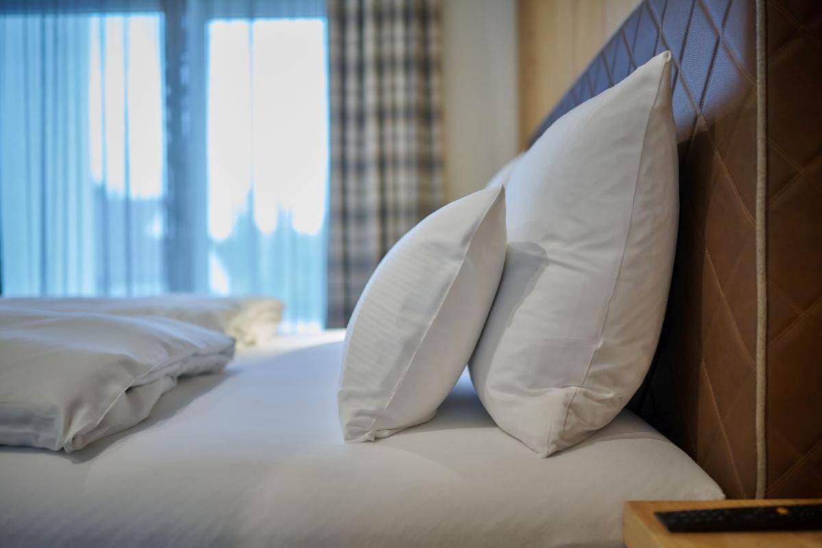 Double Room with Balcony - Photo 4