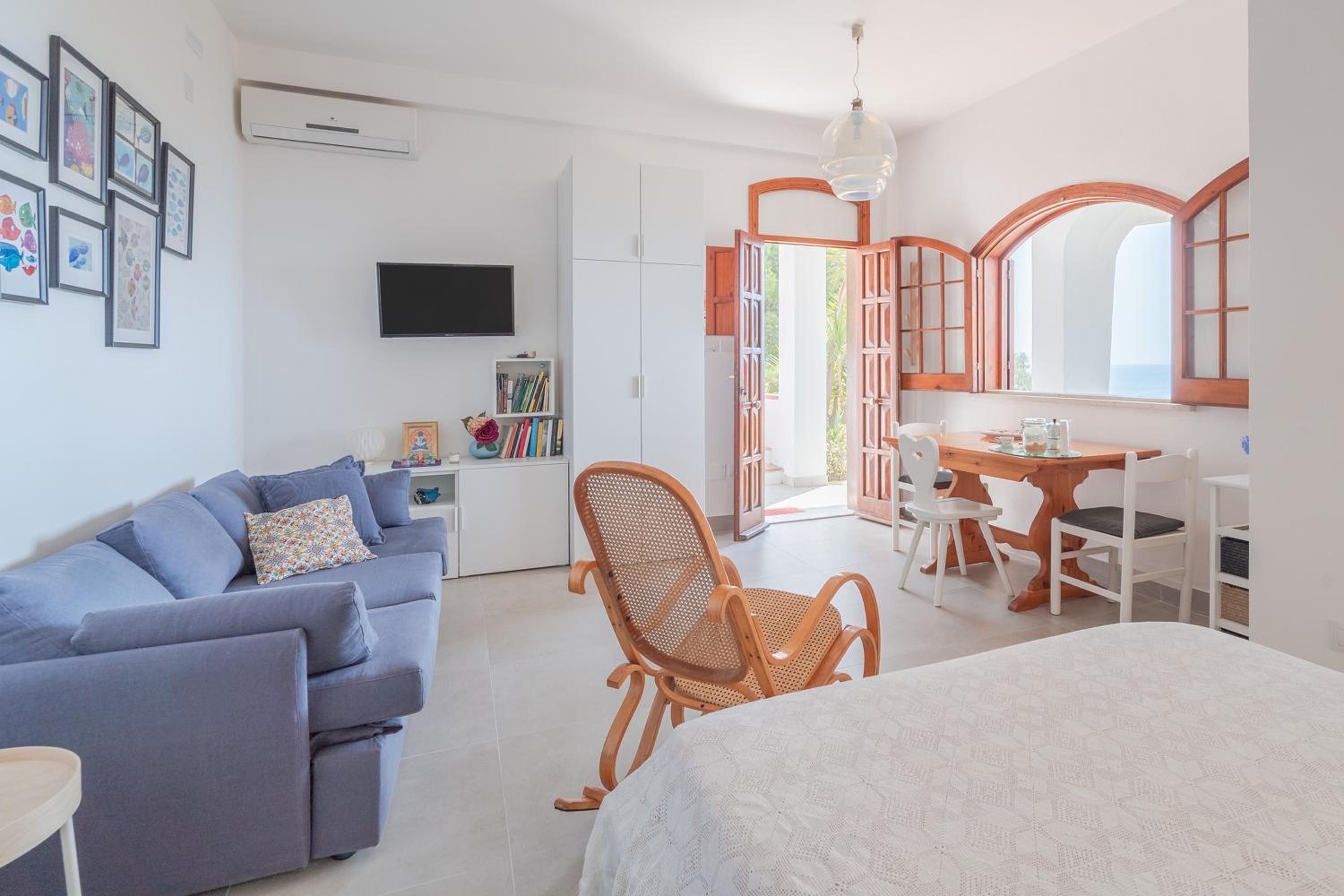 Superior One-Bedroom Apartment