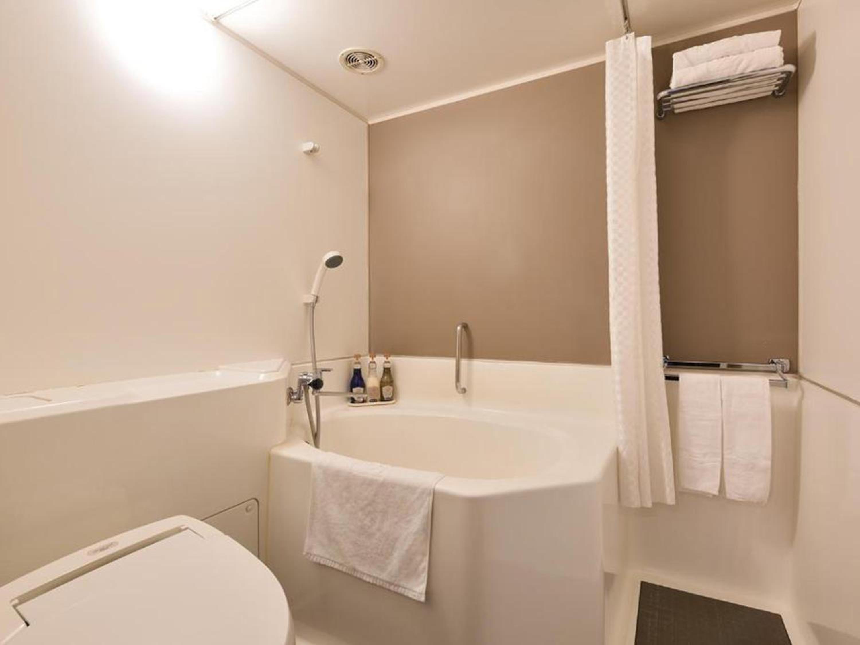 Superior Twin Room, Non-Smoking (30.6sqm) photo 3