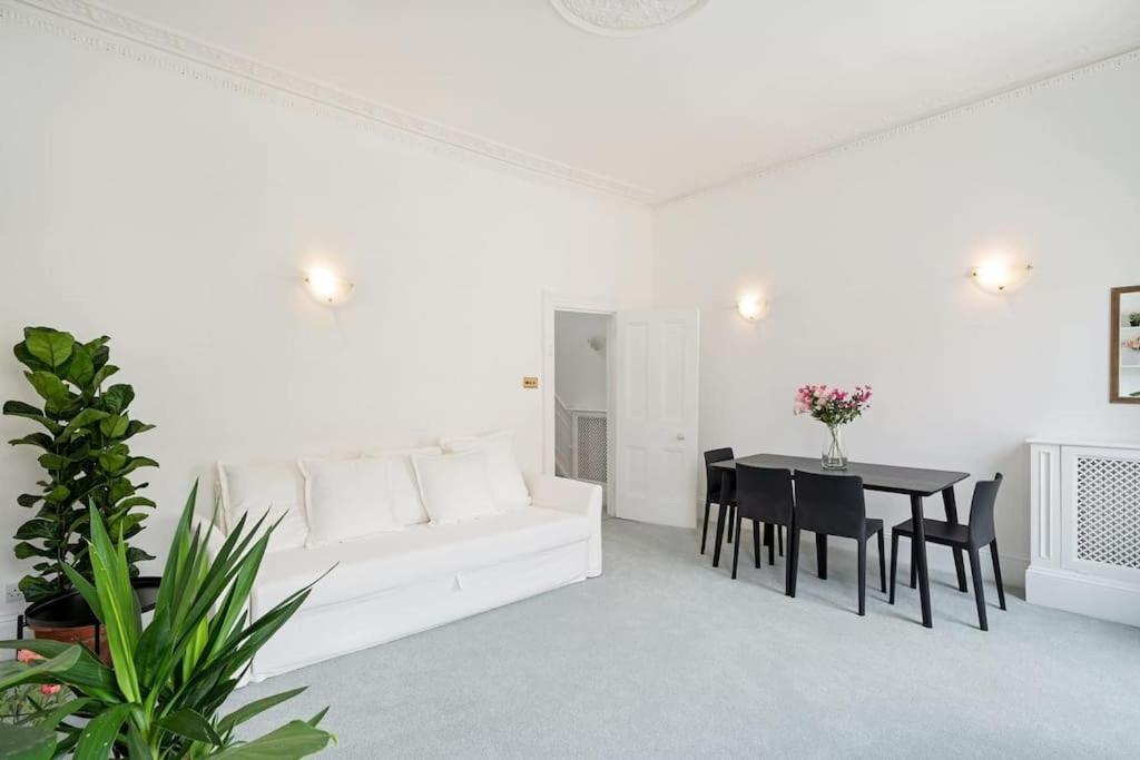 Apartment - Split Level photo 2