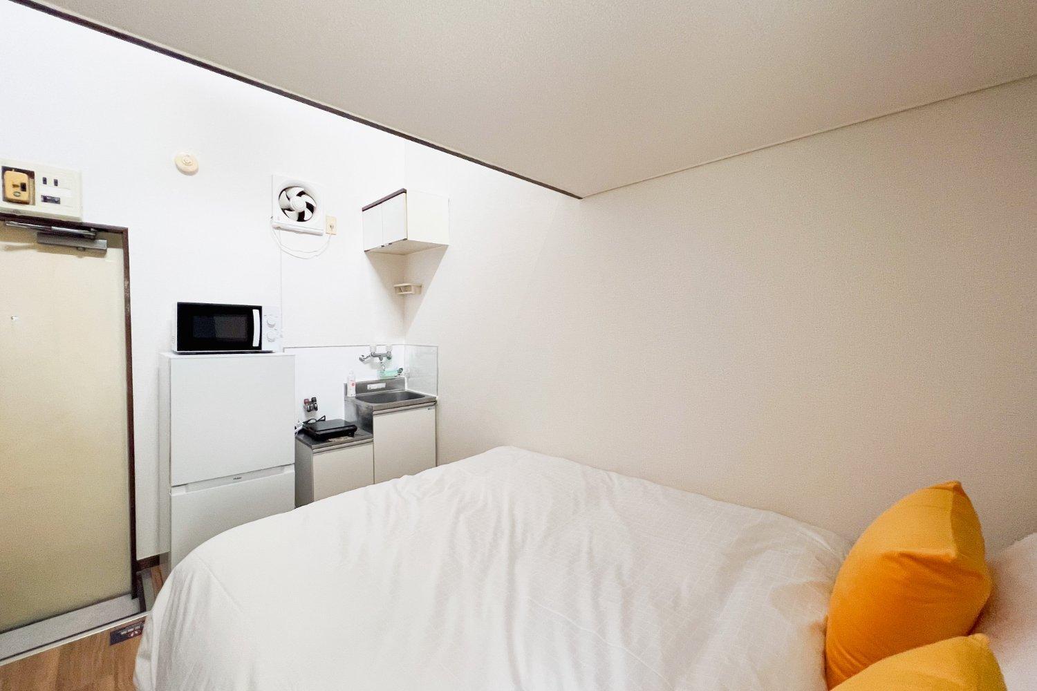 One-Bedroom Apartment photo 1