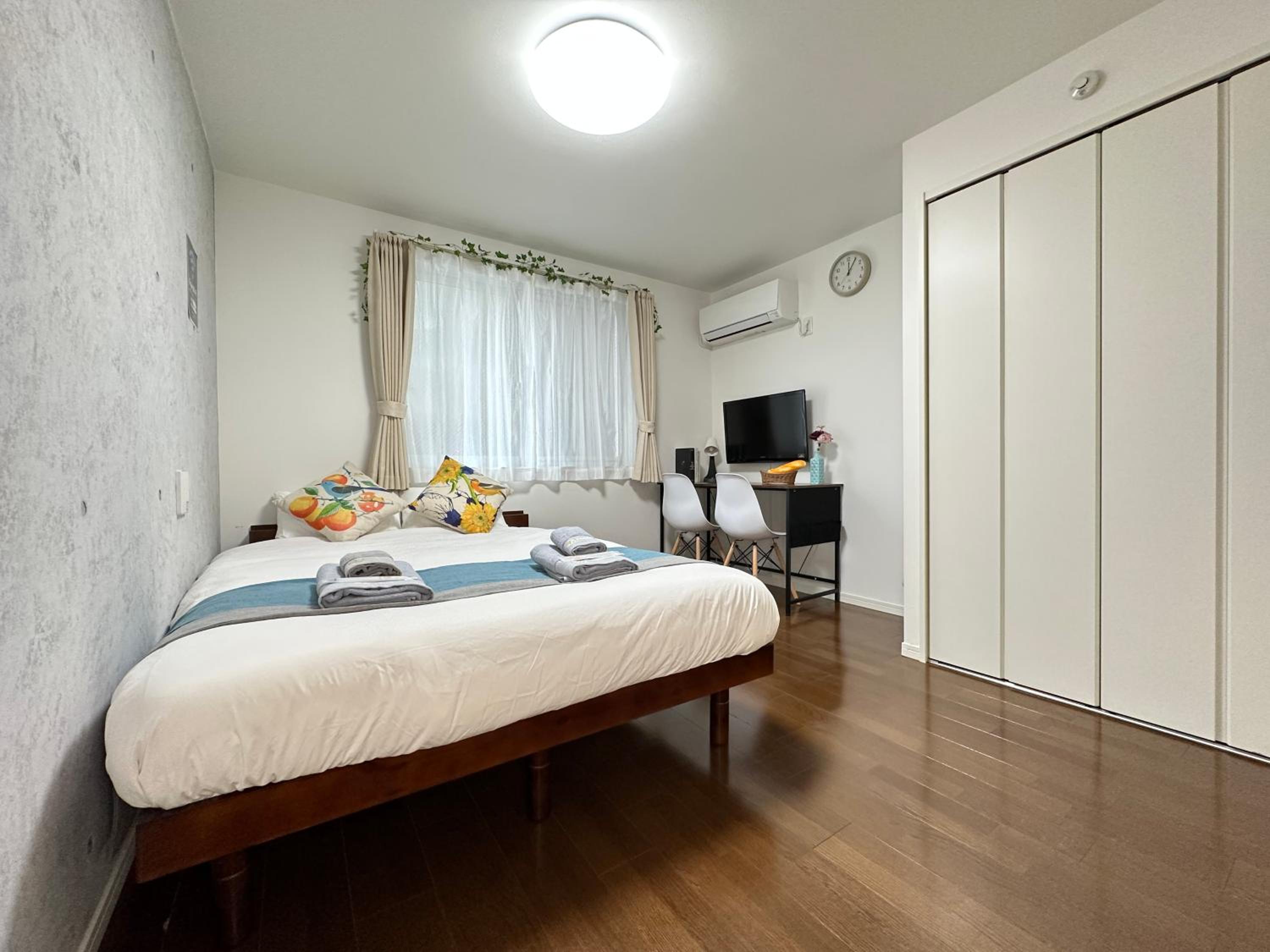 One-Bedroom Apartment photo 1