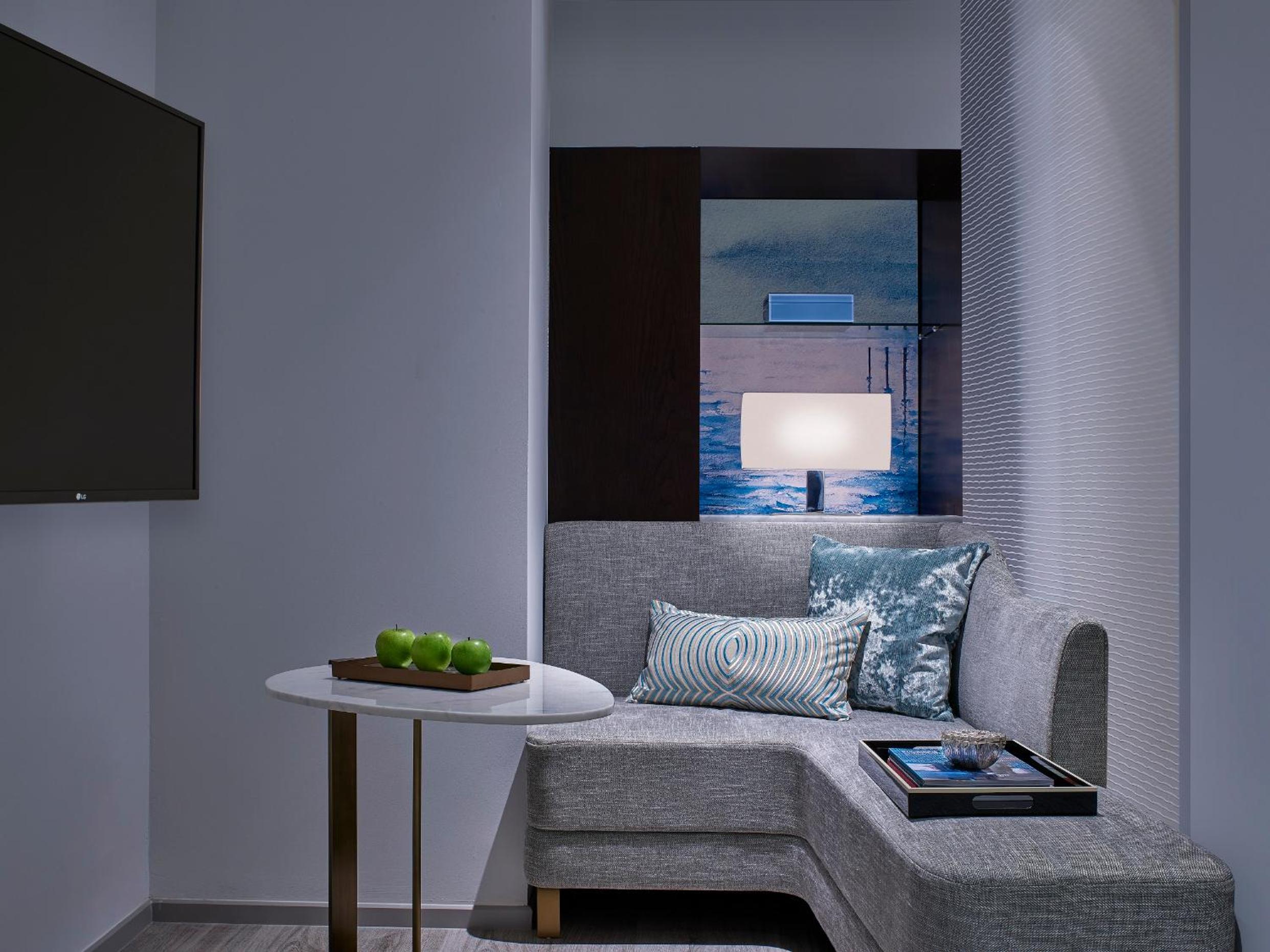 Studio Executive Suite photo 1