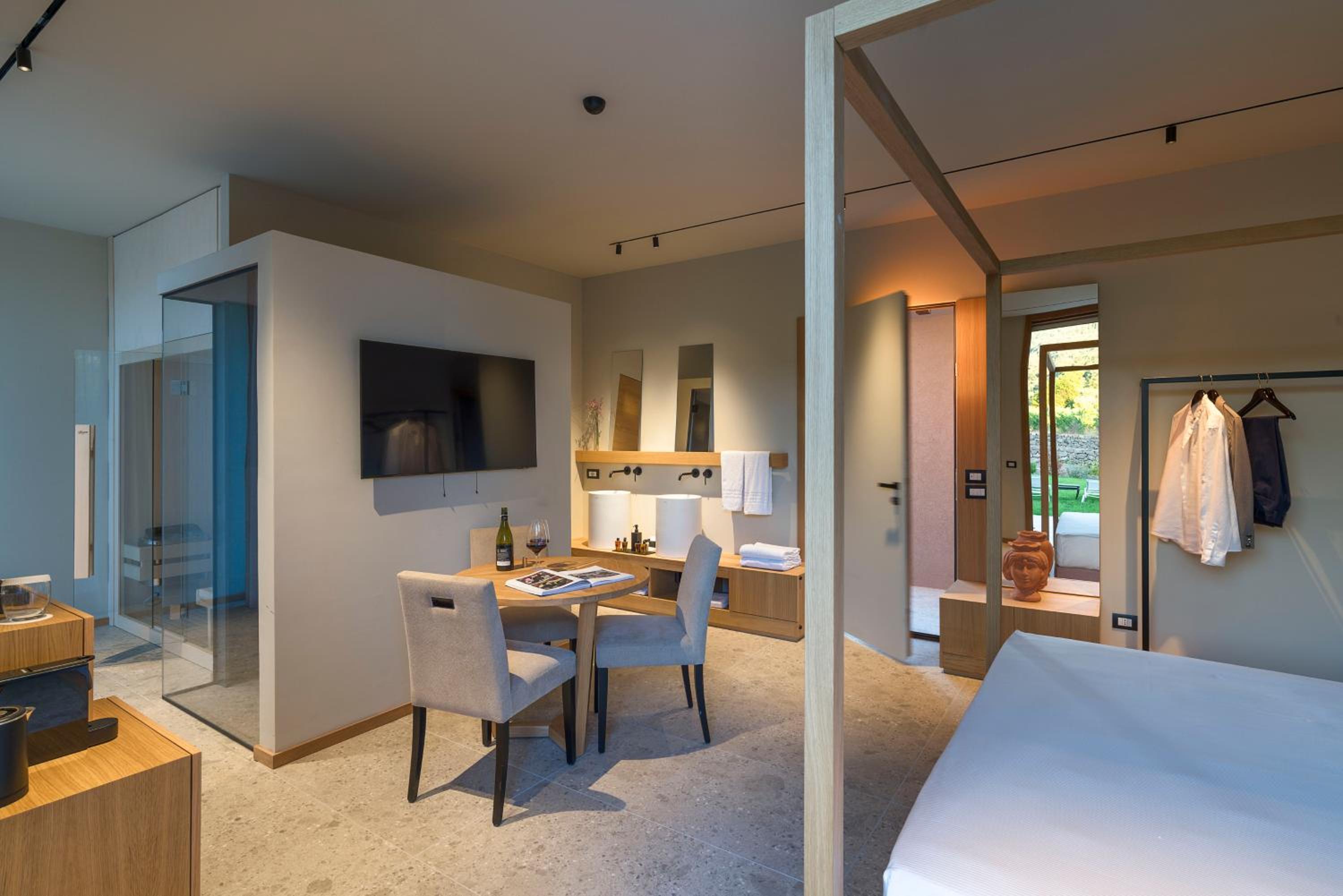 Suite with Private Pool - Photo 2
