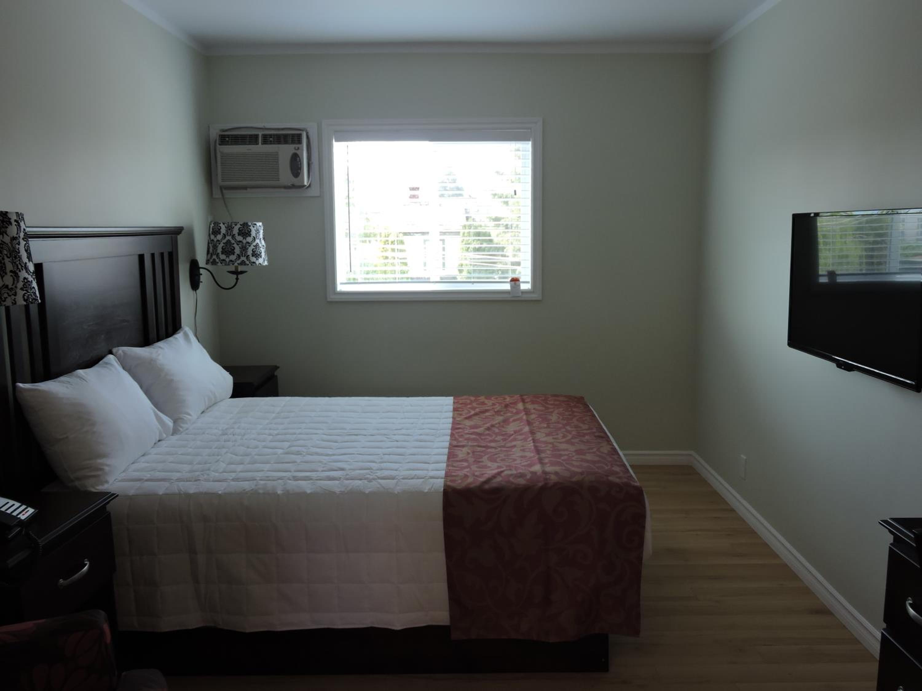 Queen Suite photo 1
