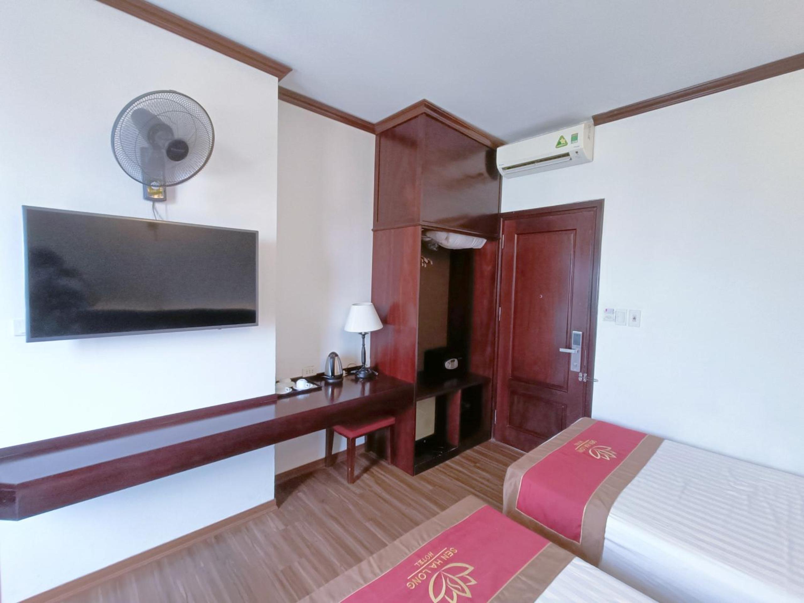 Twin Room - Photo 1