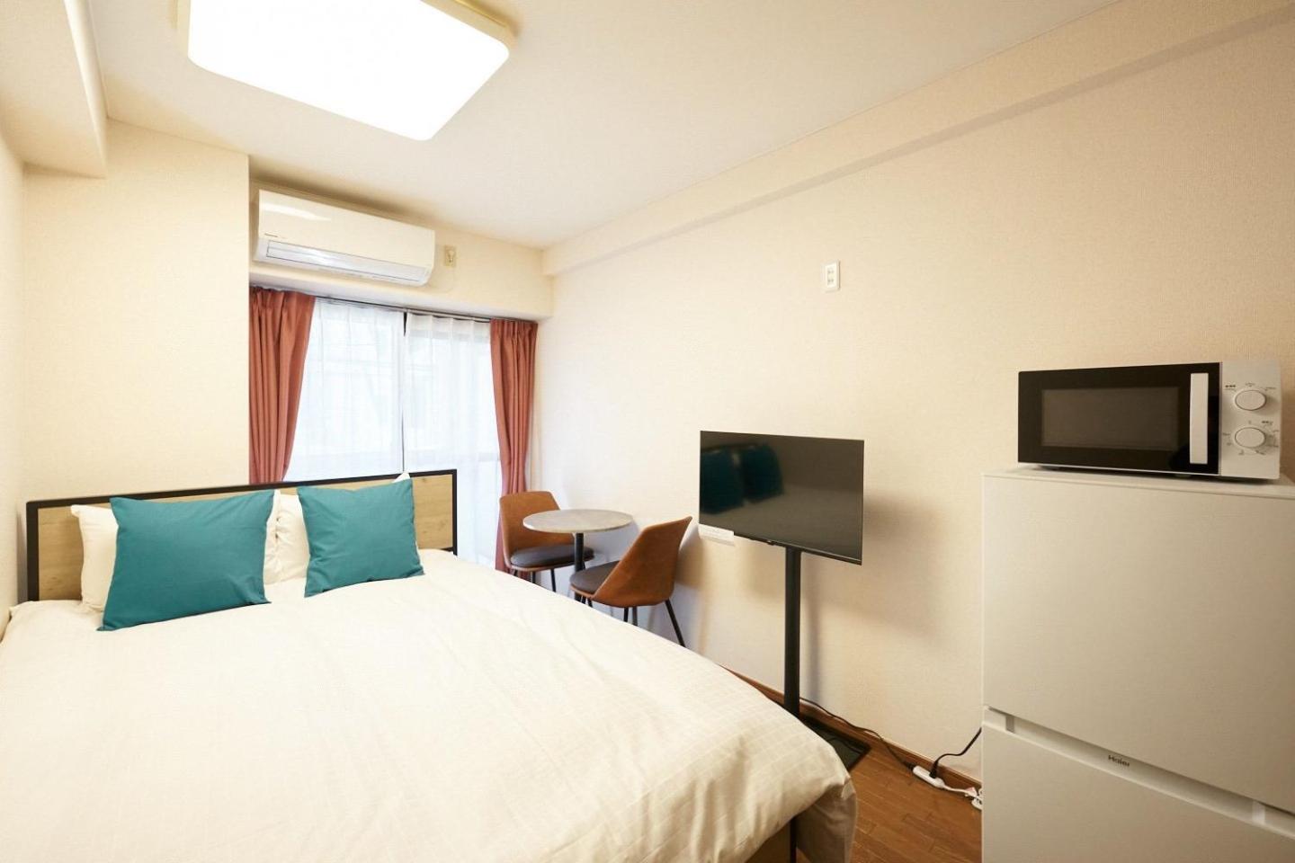 One-Bedroom Apartment photo 1