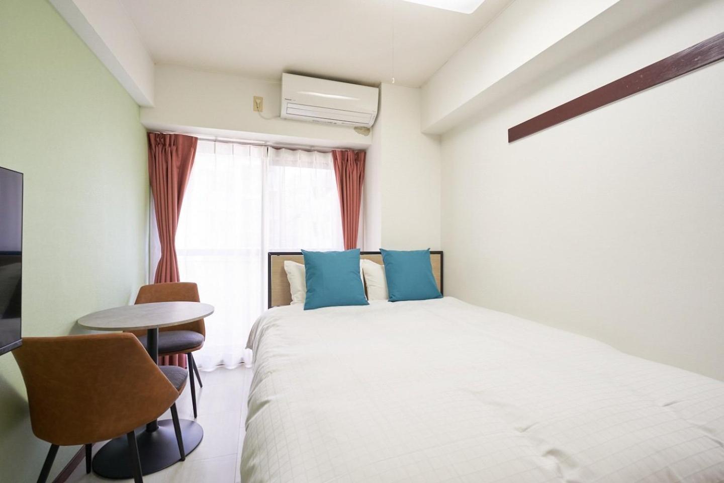 One-Bedroom Apartment photo 1