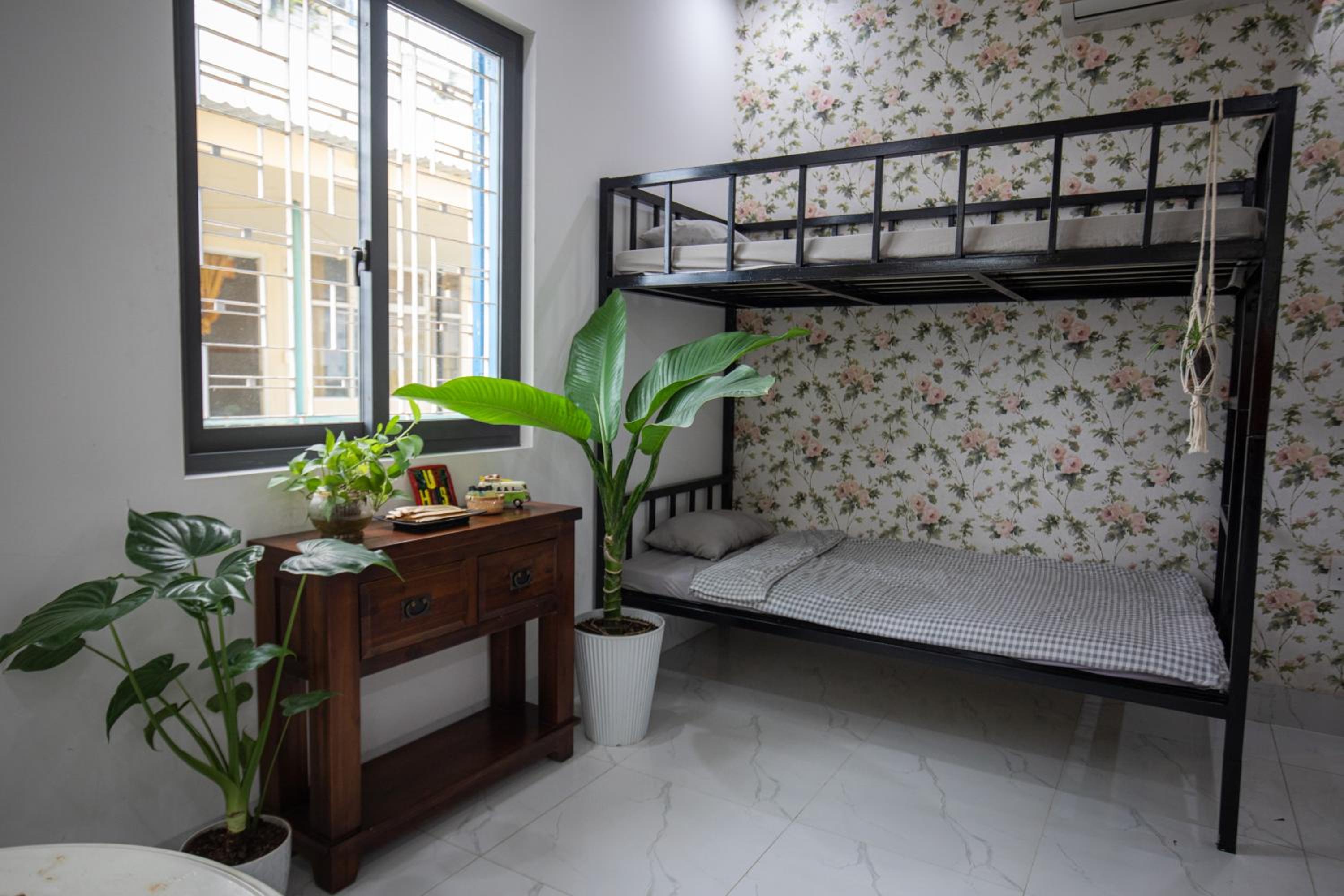 Bed in 6-Bed Female Dormitory Room photo 2