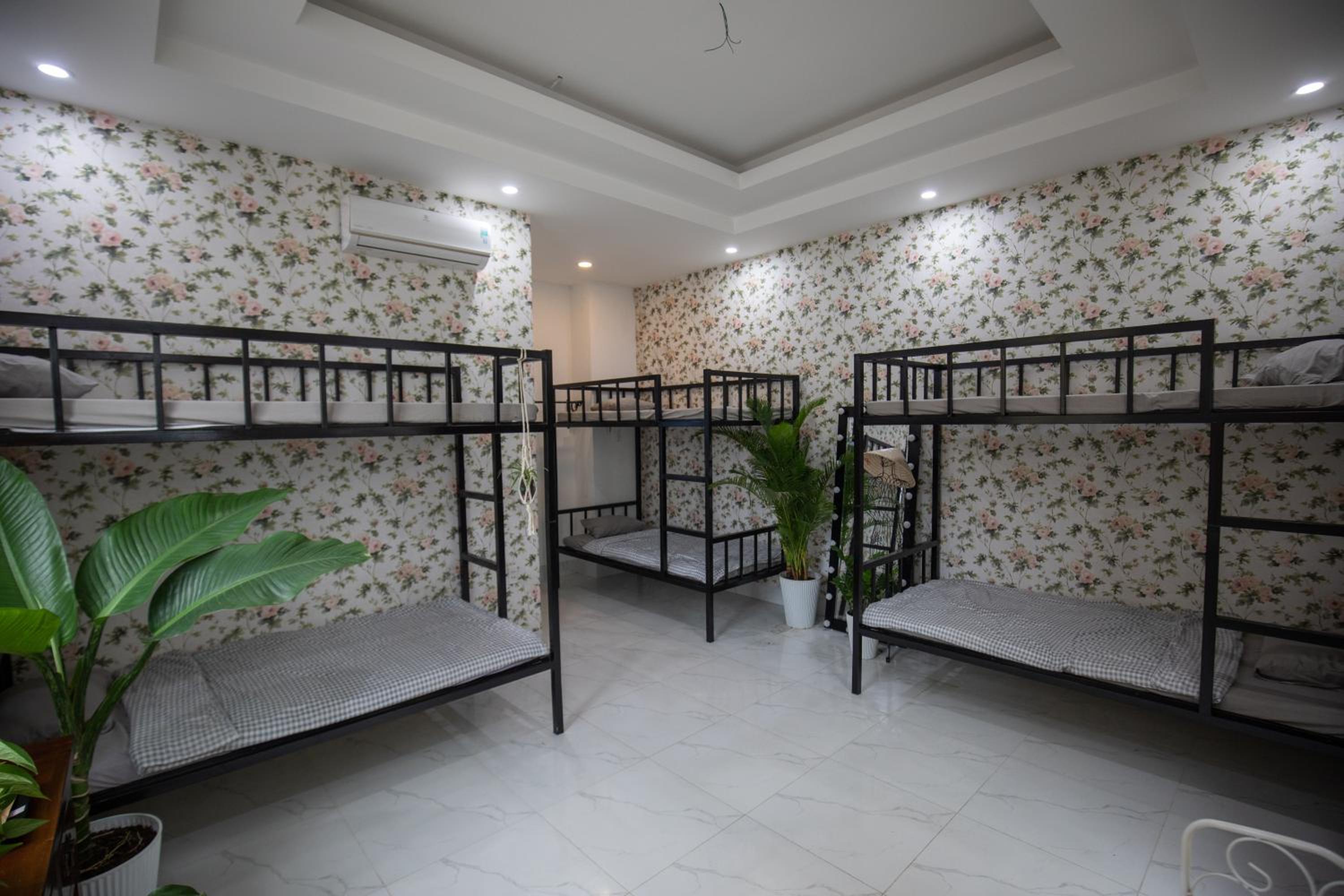 Bed in 6-Bed Female Dormitory Room photo 3