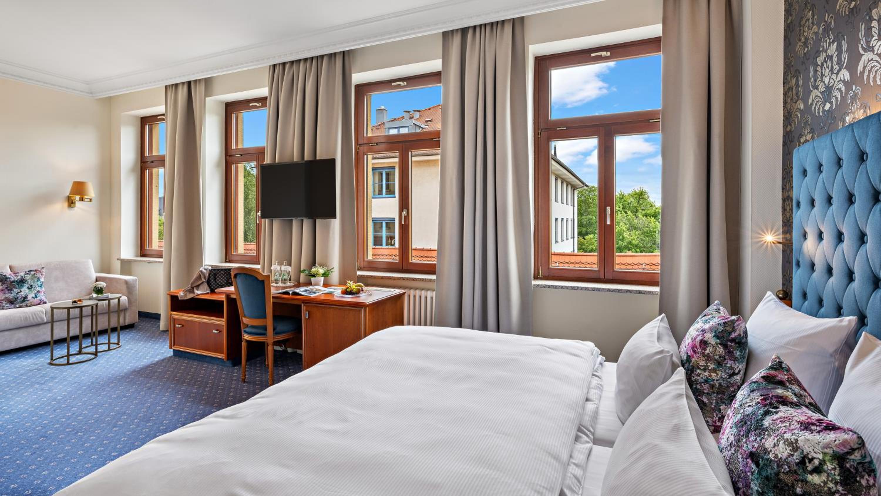  Junior Suite Courtyard - Photo 1