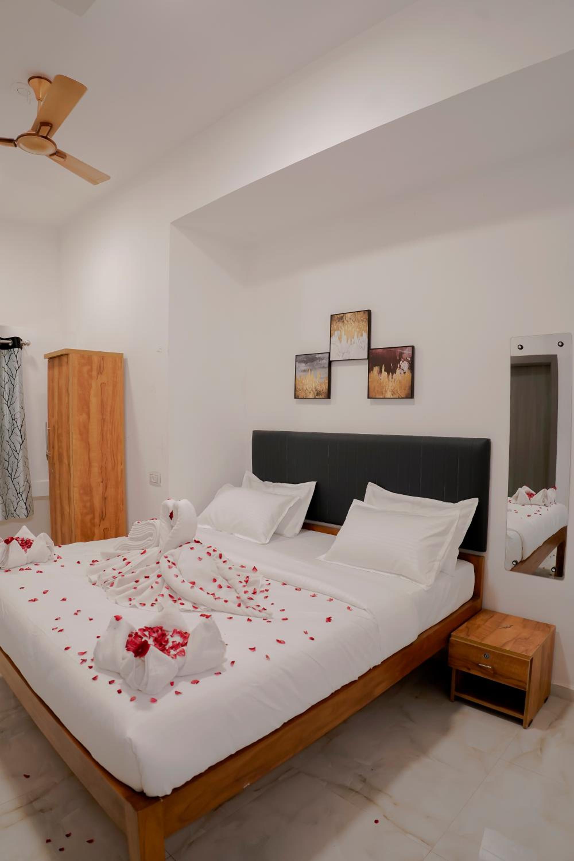 Deluxe Room - Photo 1