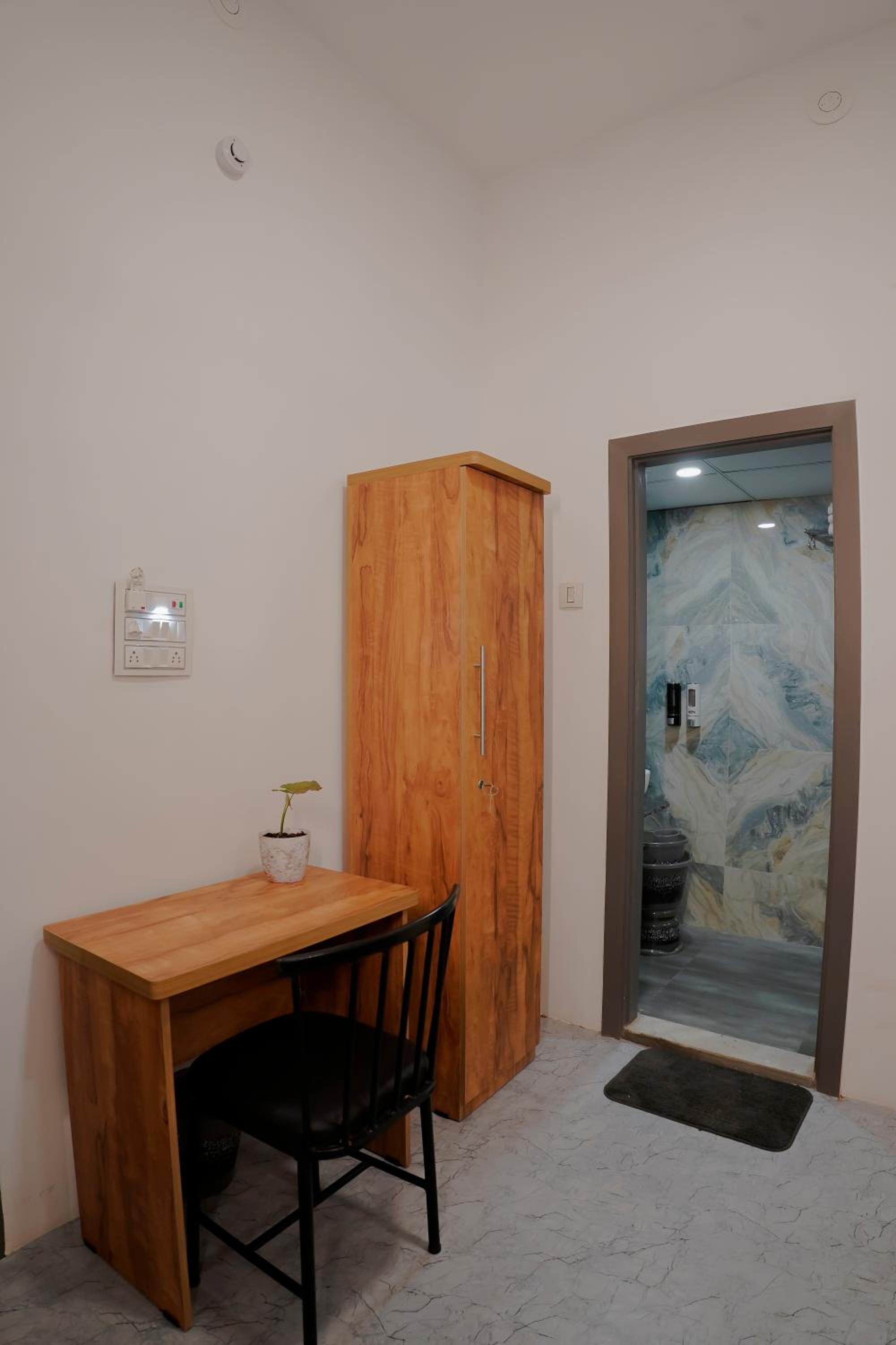 Deluxe Room - Photo 16