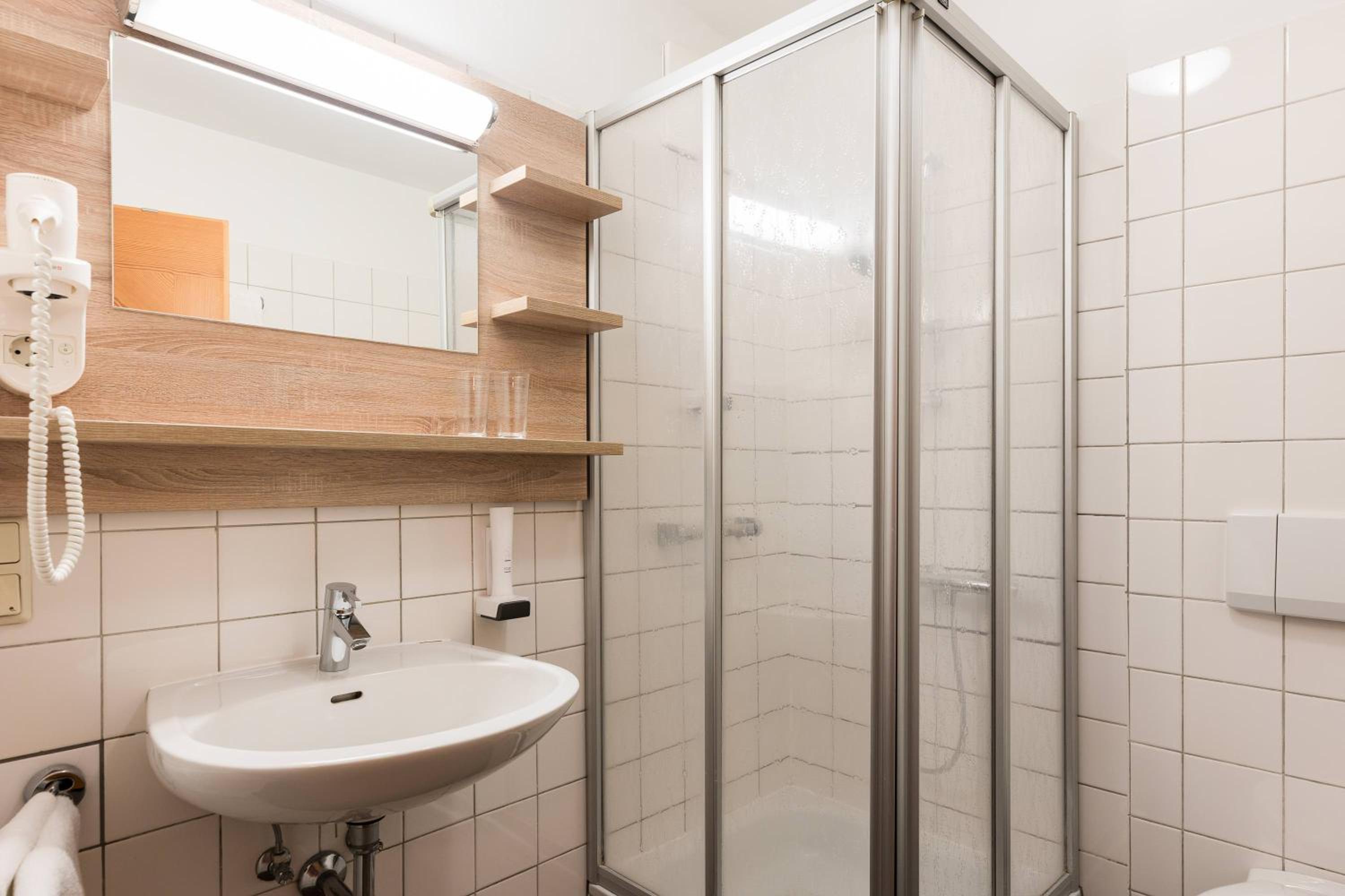 Basic Double Room - Annex photo 2