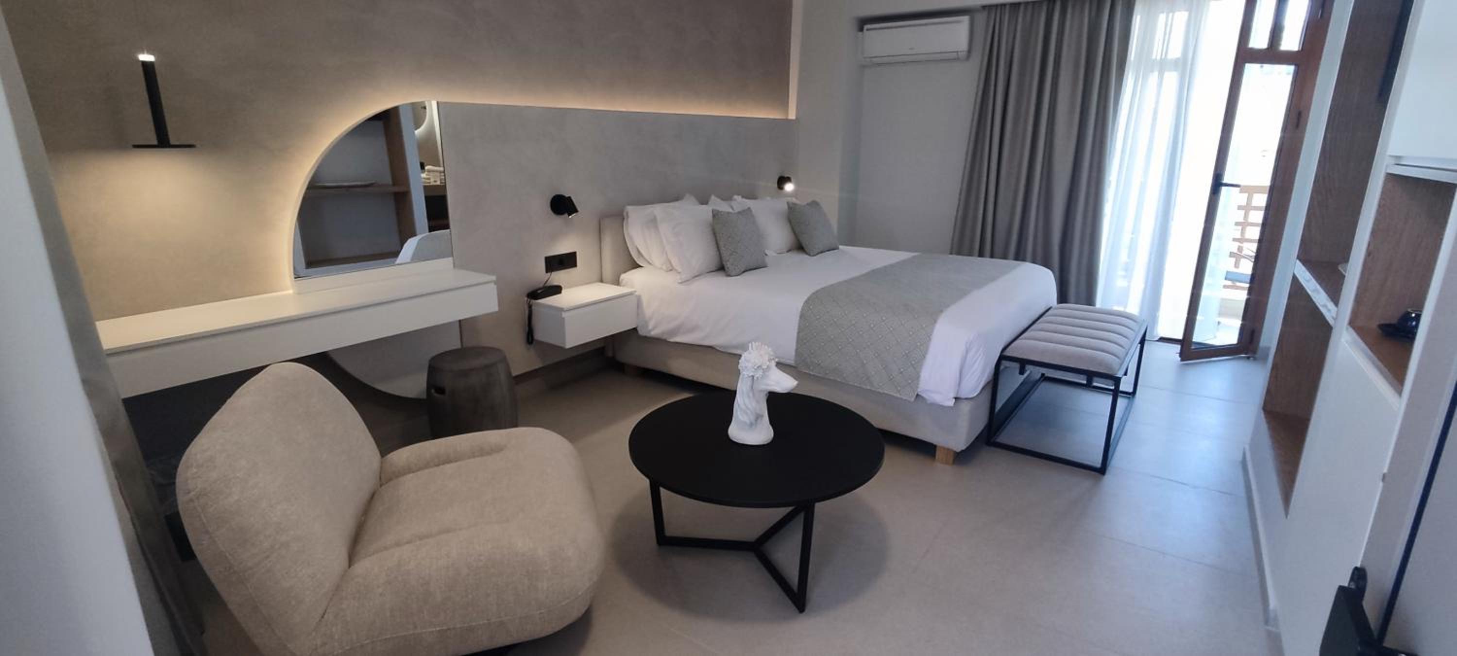 Superior Suite with City View