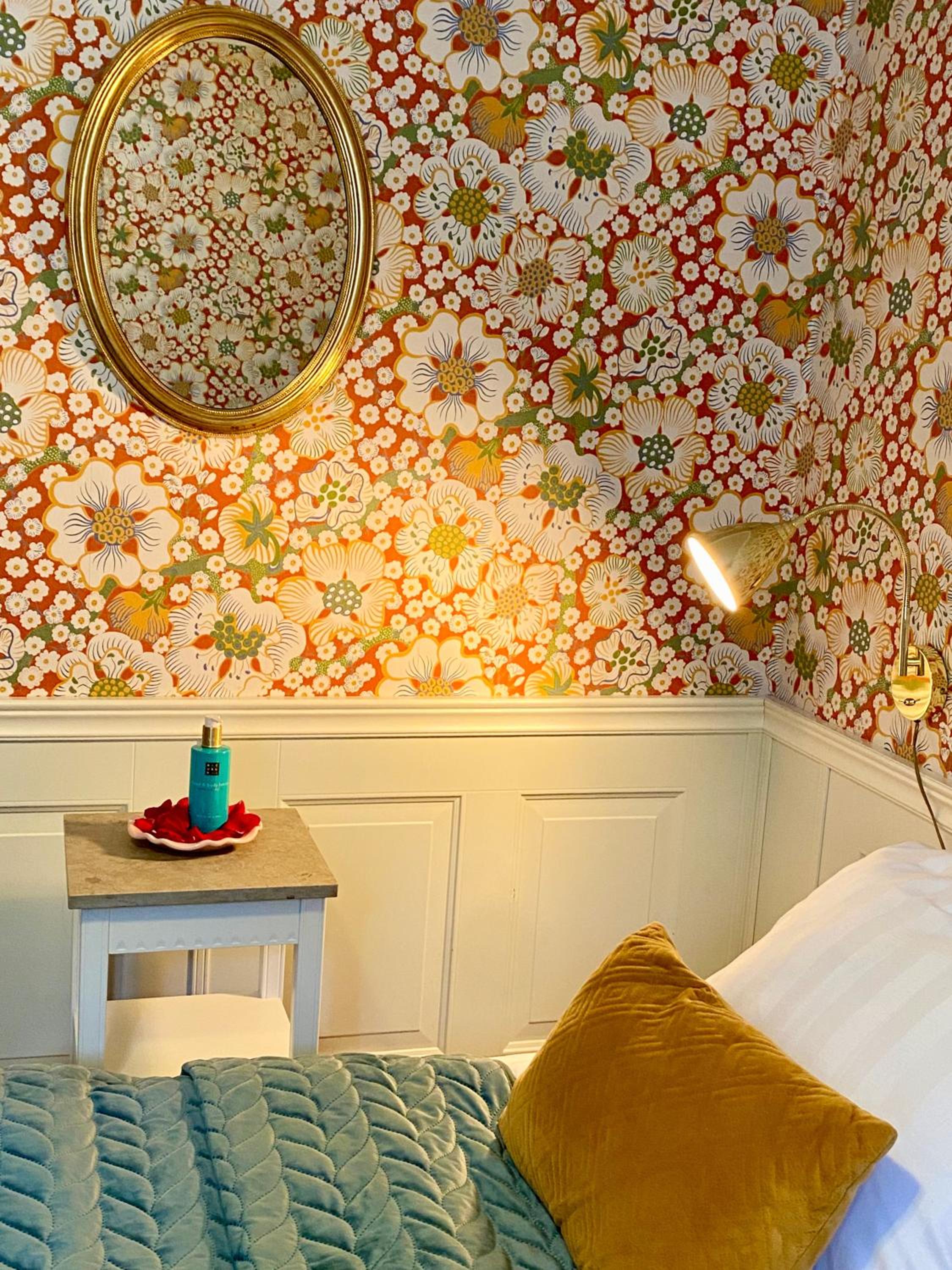 Standard Twin Room - Photo 1