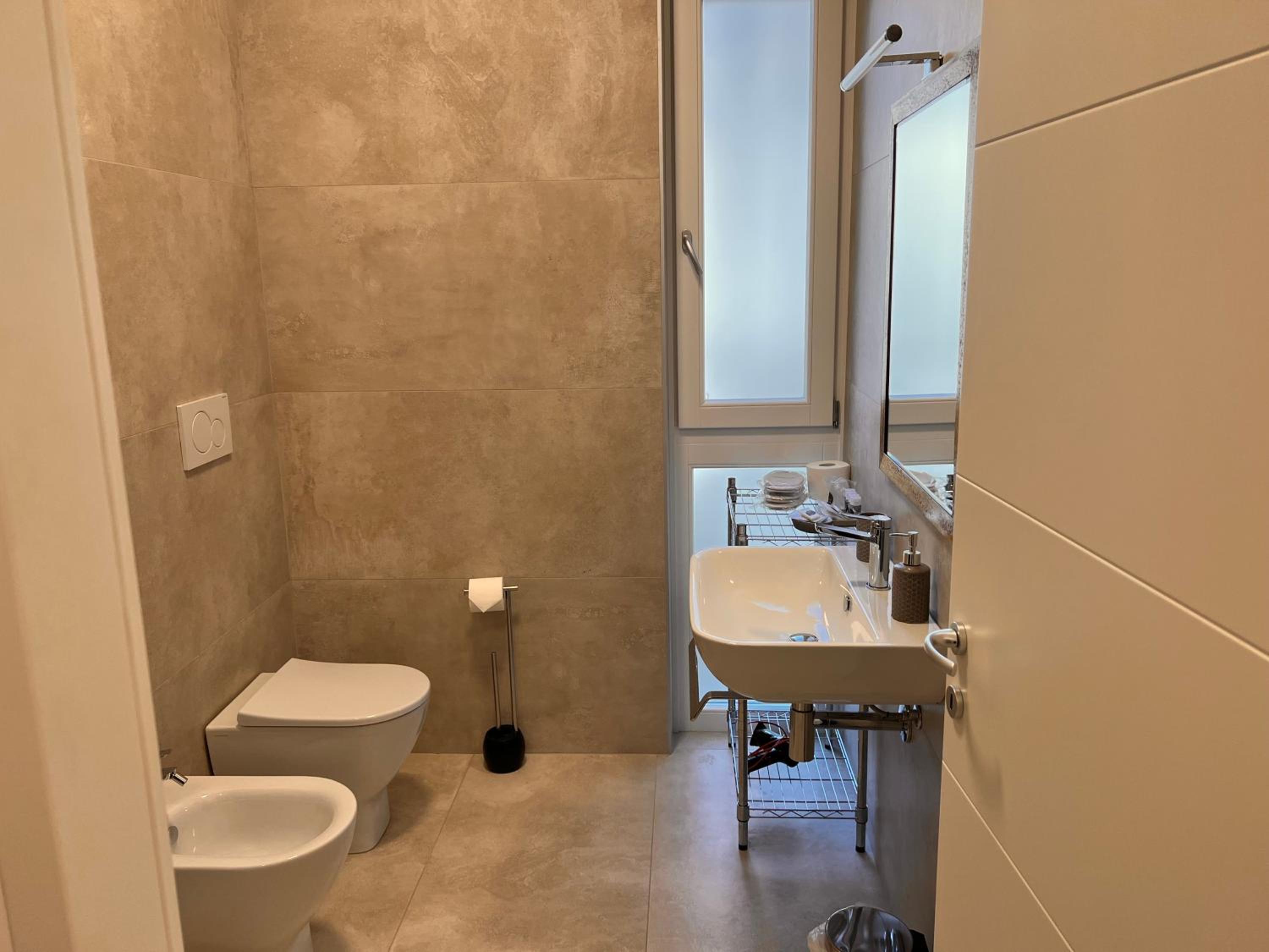 One-Bedroom Apartment - Photo 6