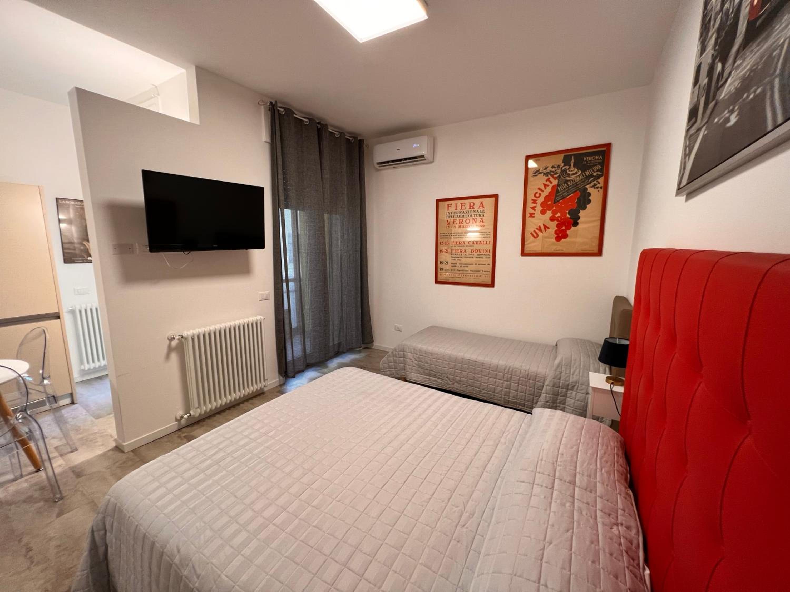 One-Bedroom Apartment - Photo 3