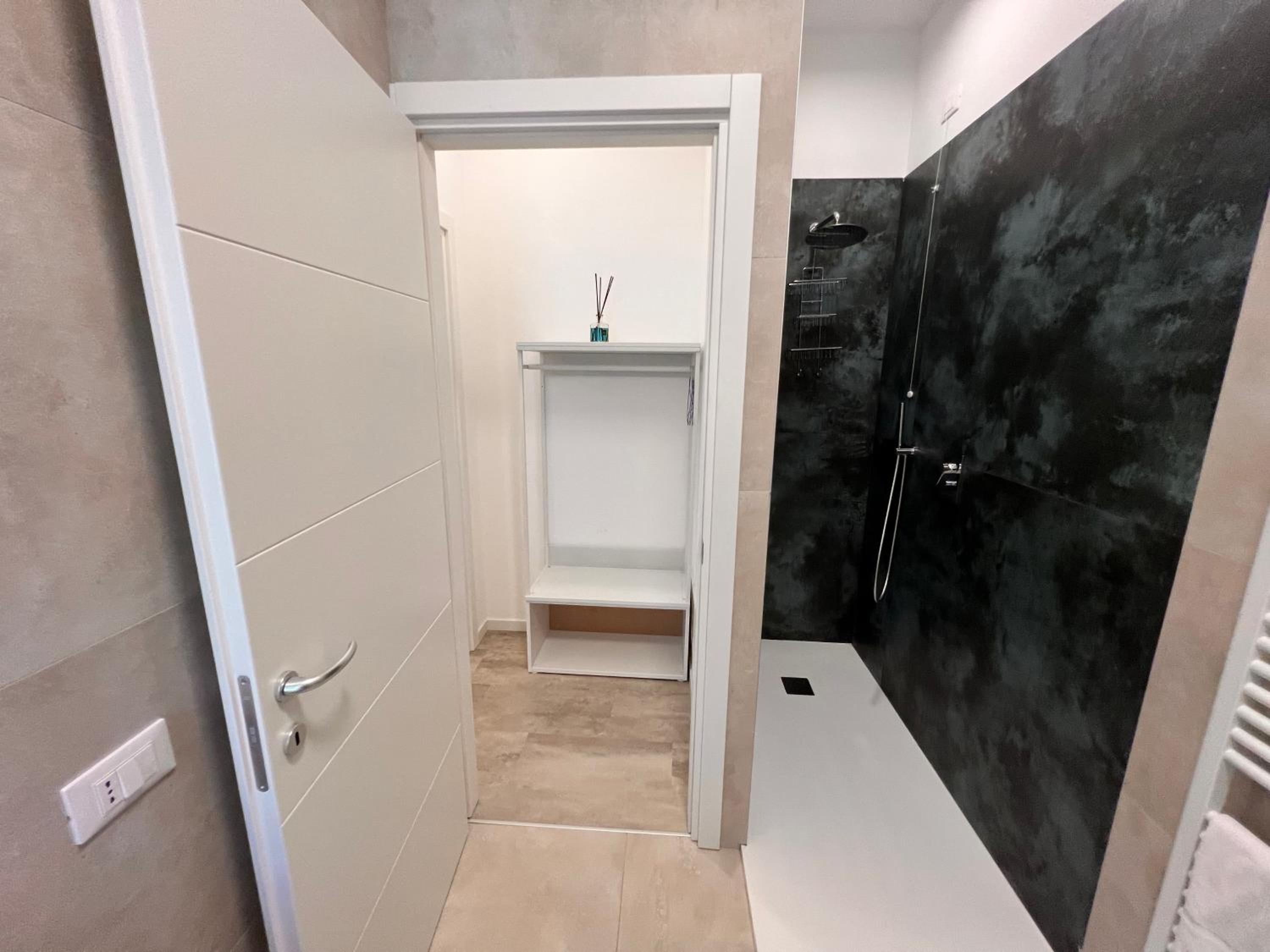 One-Bedroom Apartment - Photo 16