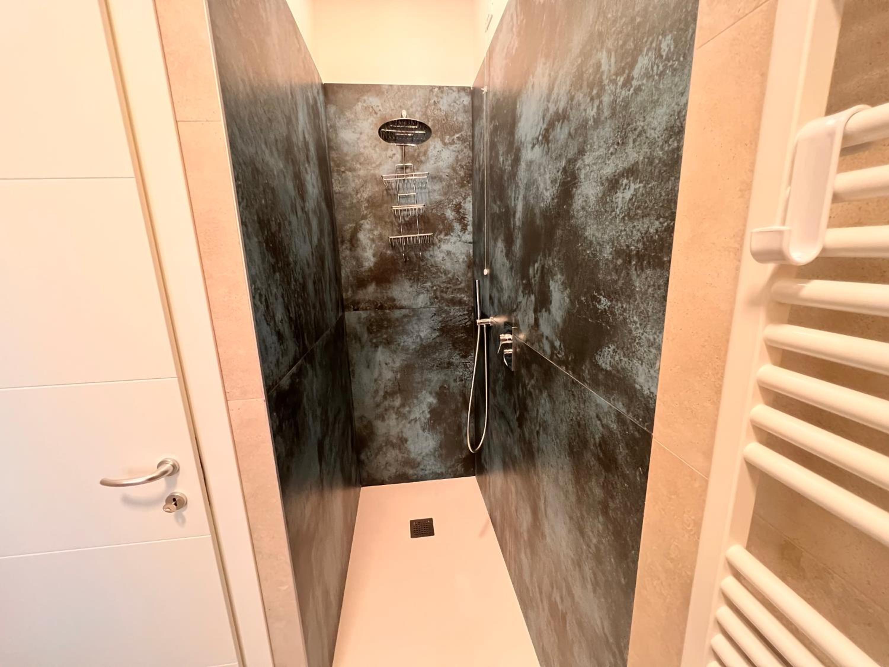 One-Bedroom Apartment - Photo 18