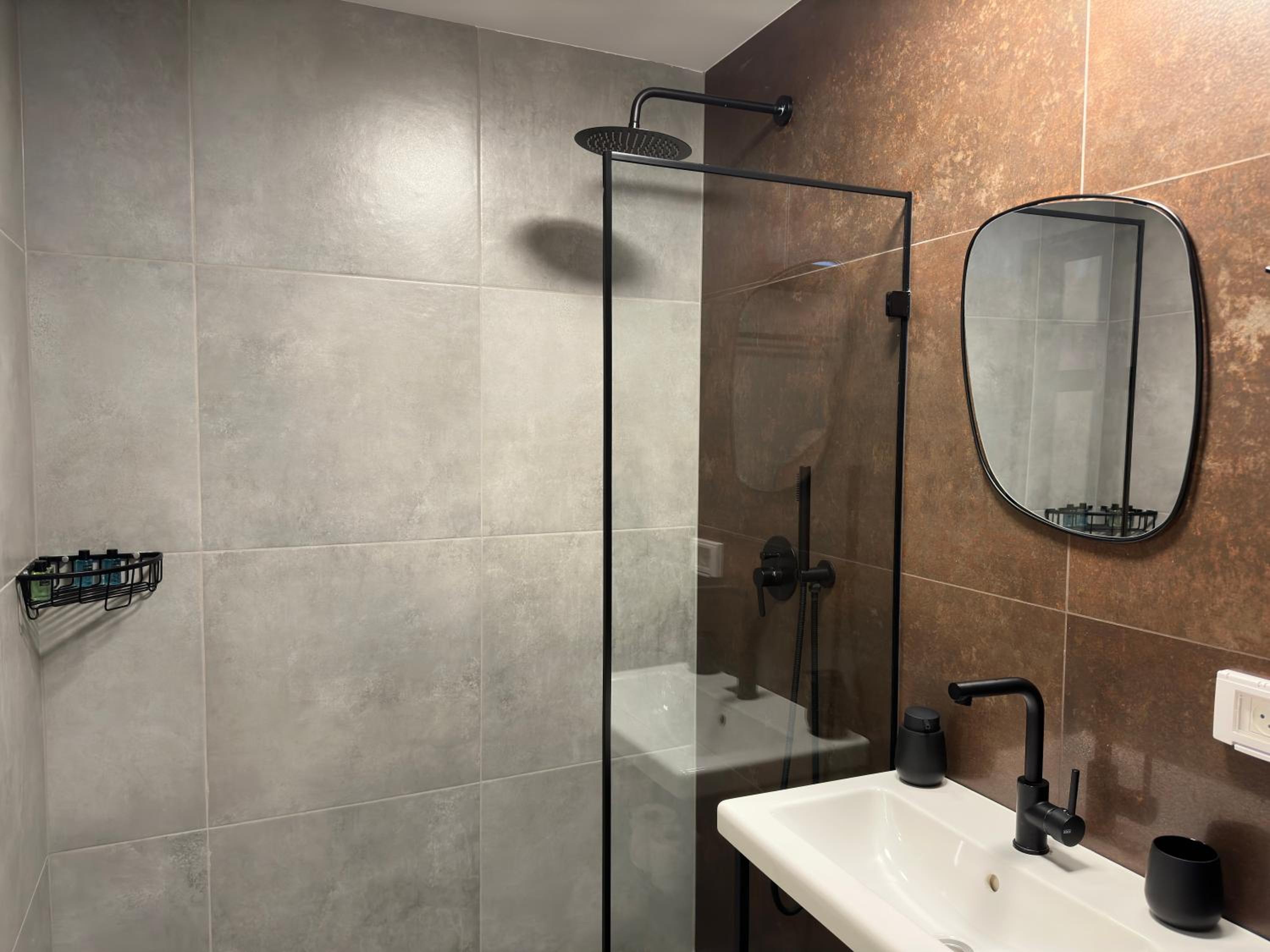 King Suite - Photo 18