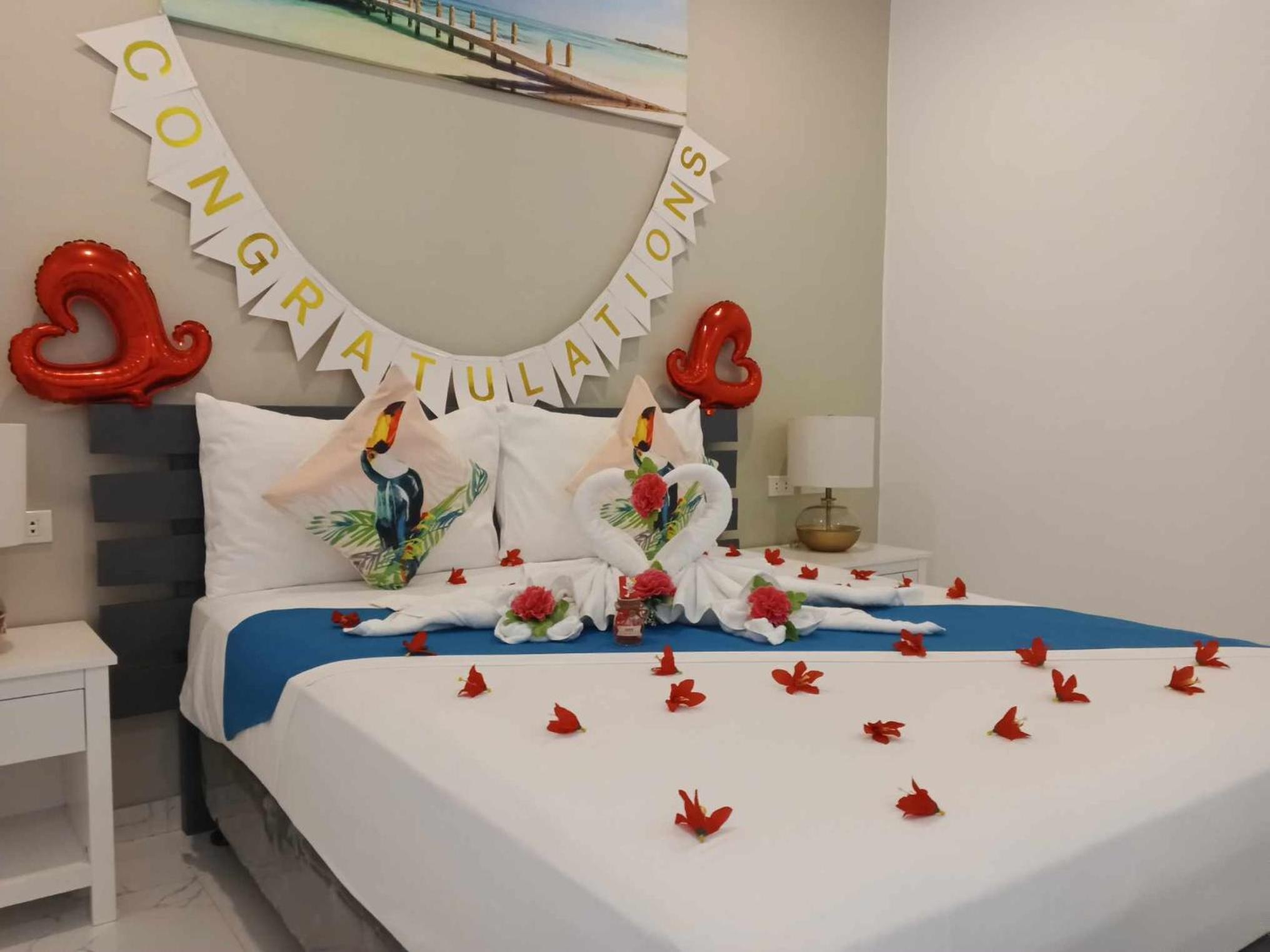 Deluxe Queen Room - Photo 17