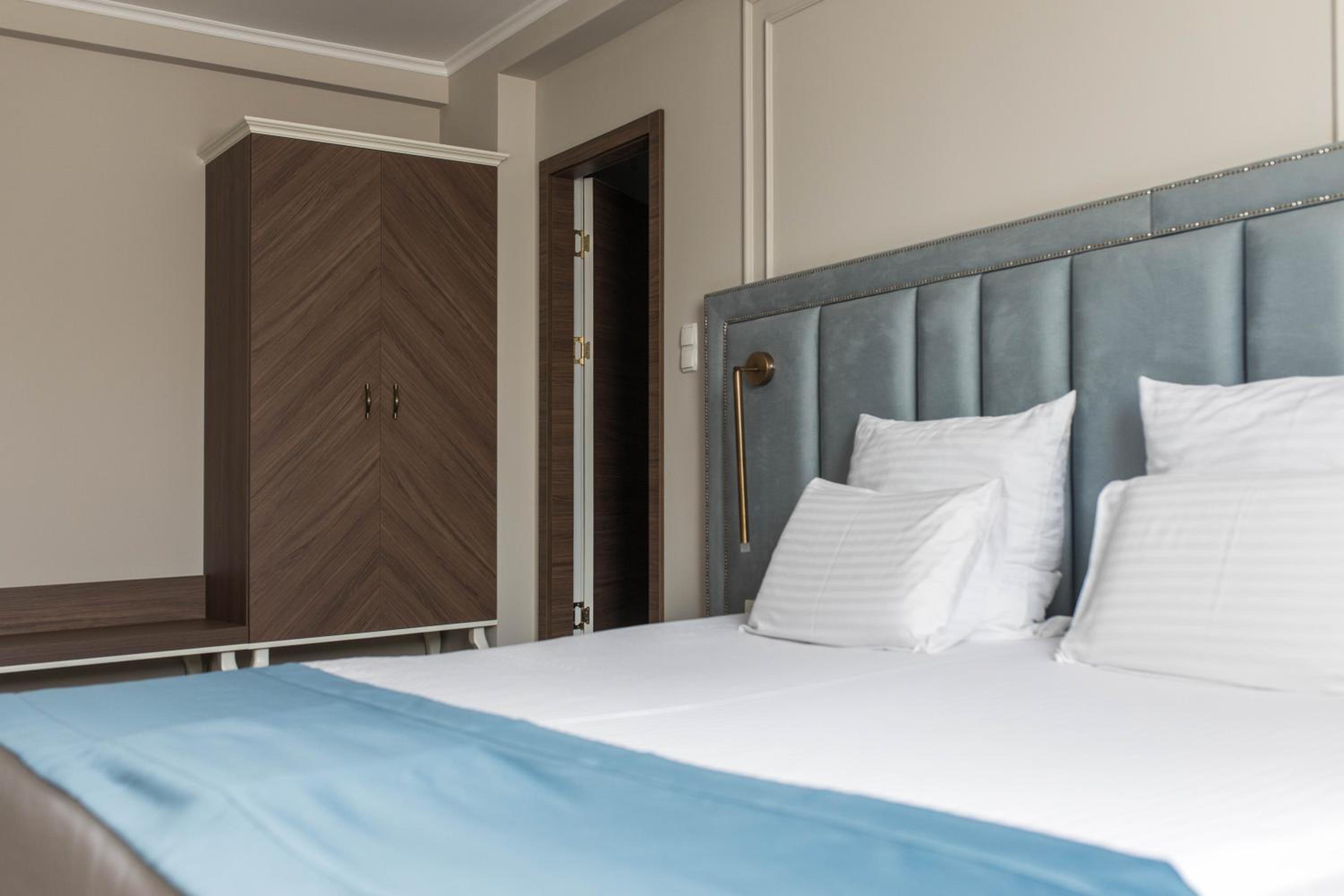 Deluxe Double or Twin Room - Photo 36
