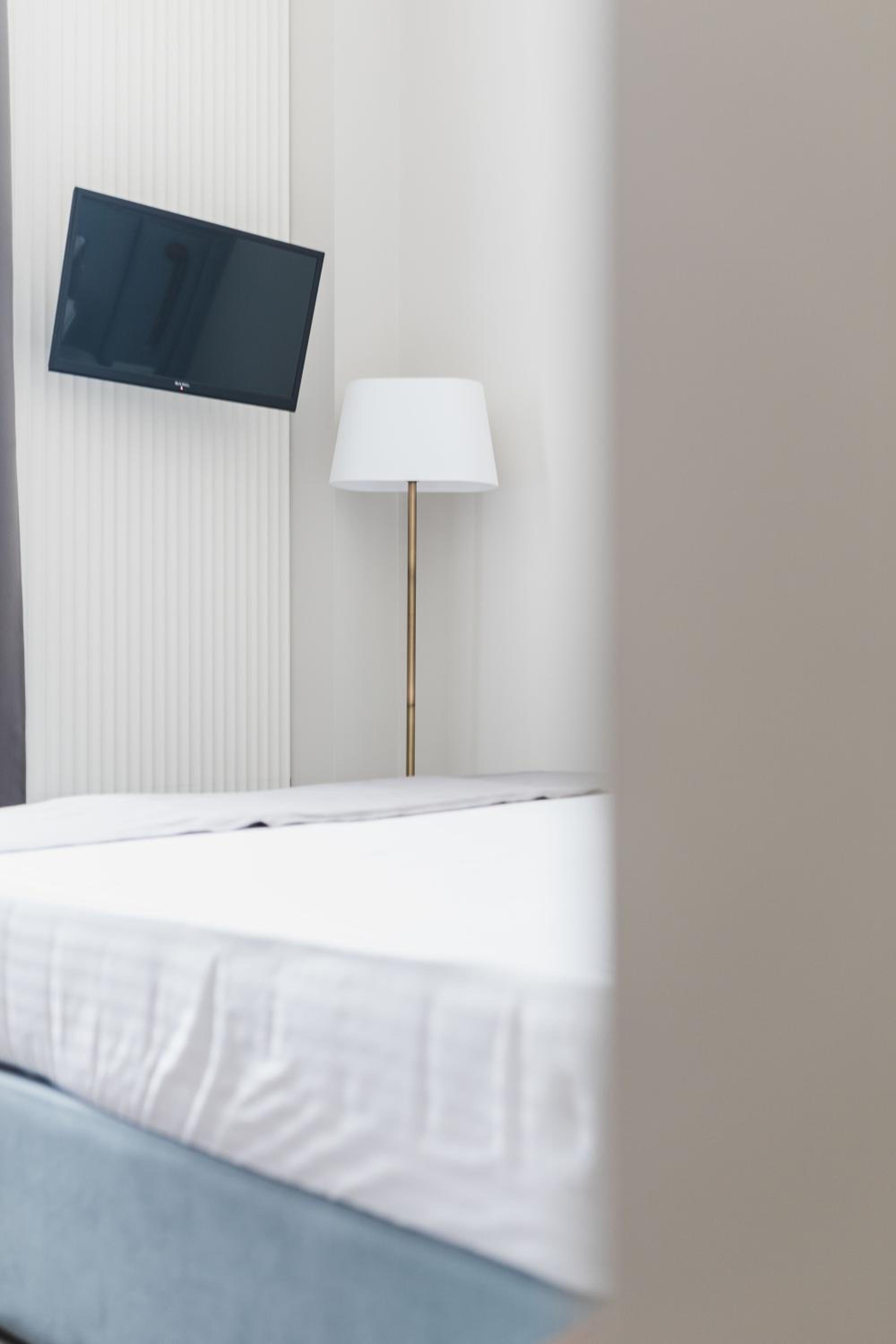 Deluxe Double or Twin Room - Photo 33