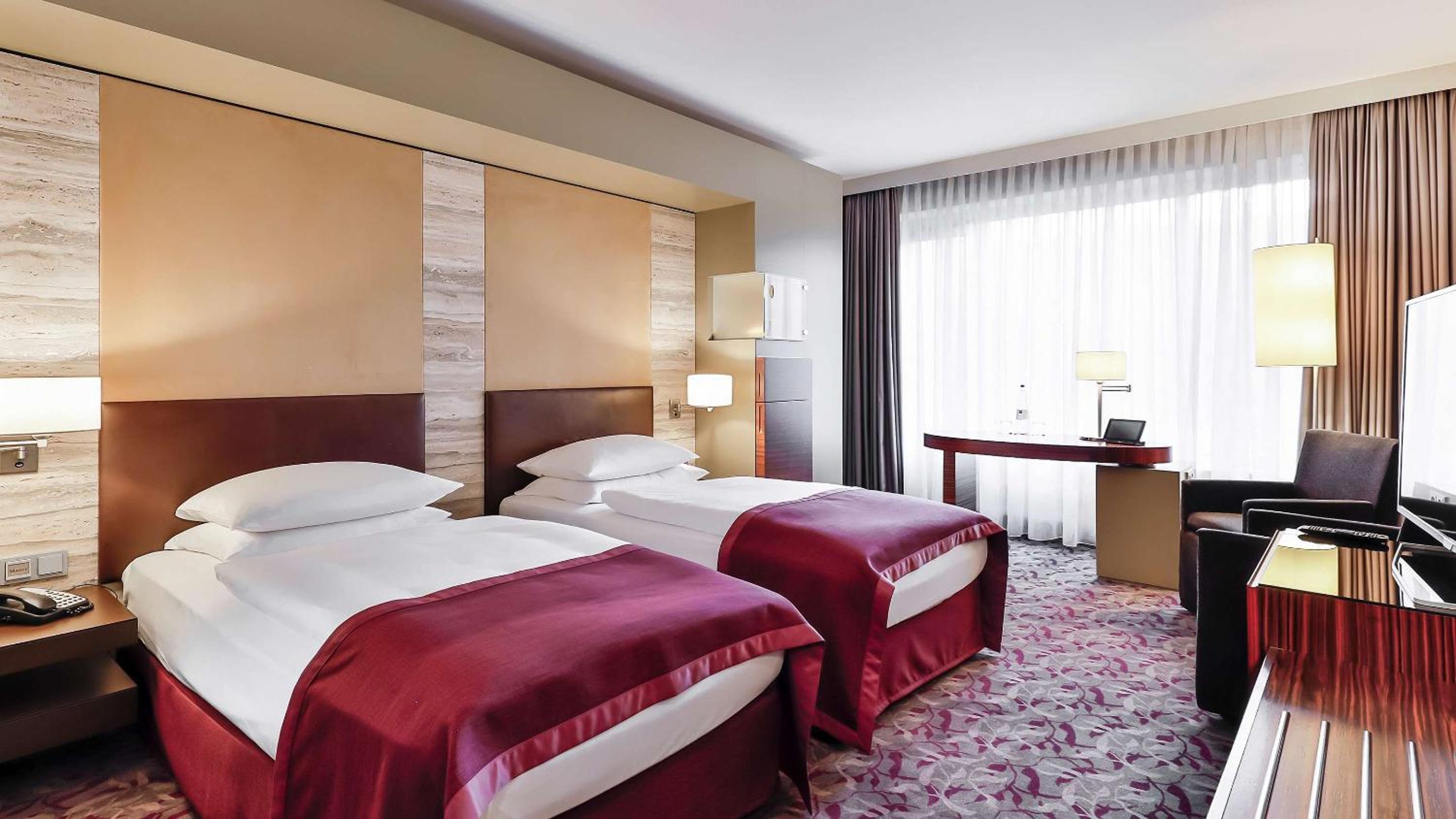 Standard Twin Room - Photo 1