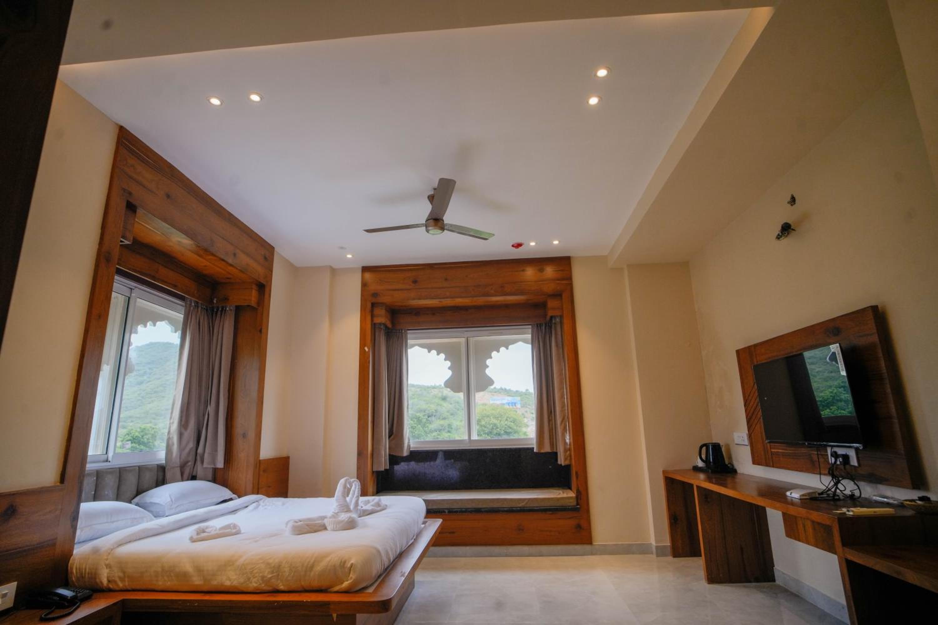 Double Room with Mountain View