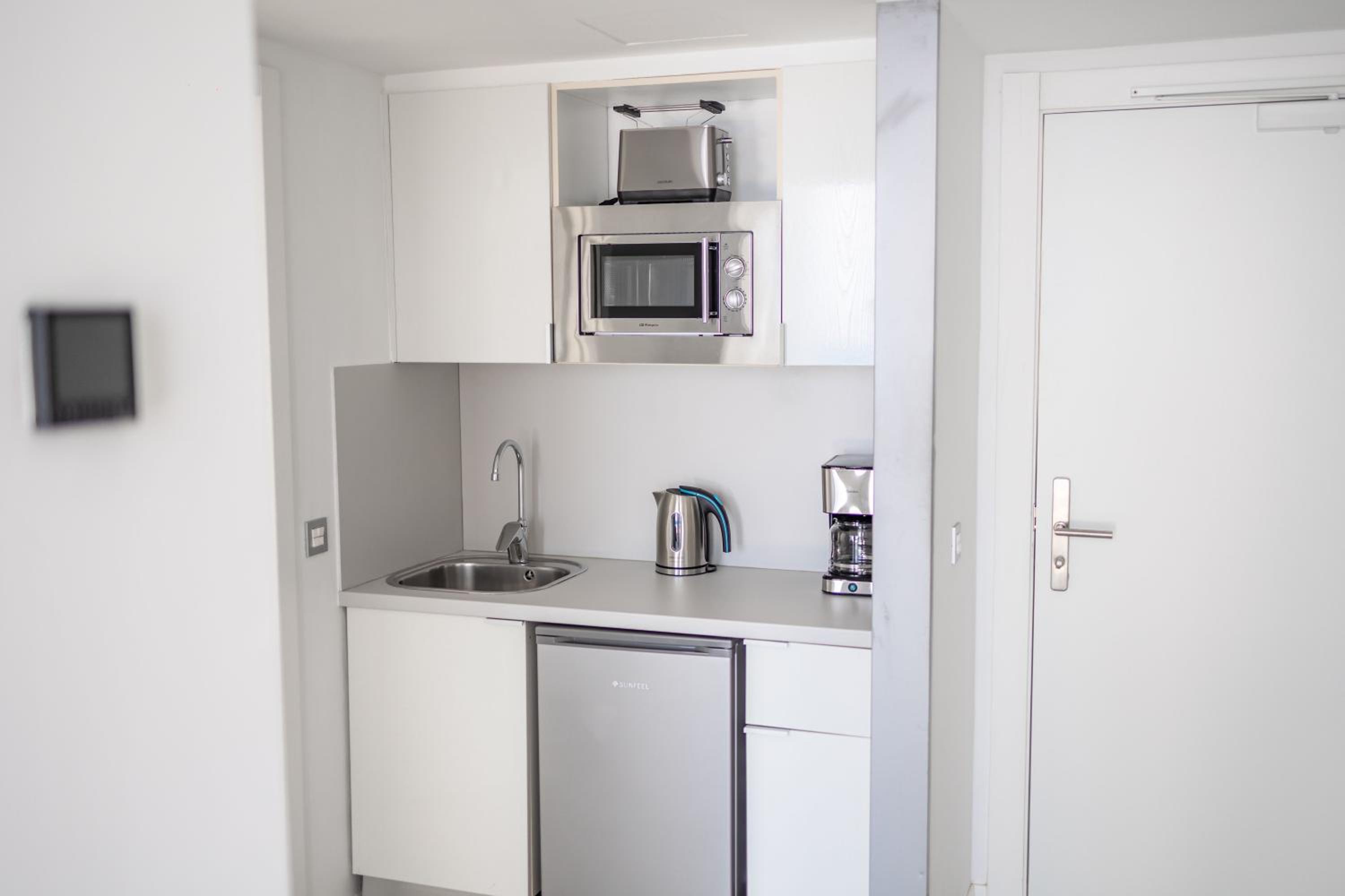 Family Suite with Limited Sea View(2 Adults+ 2 Children)
